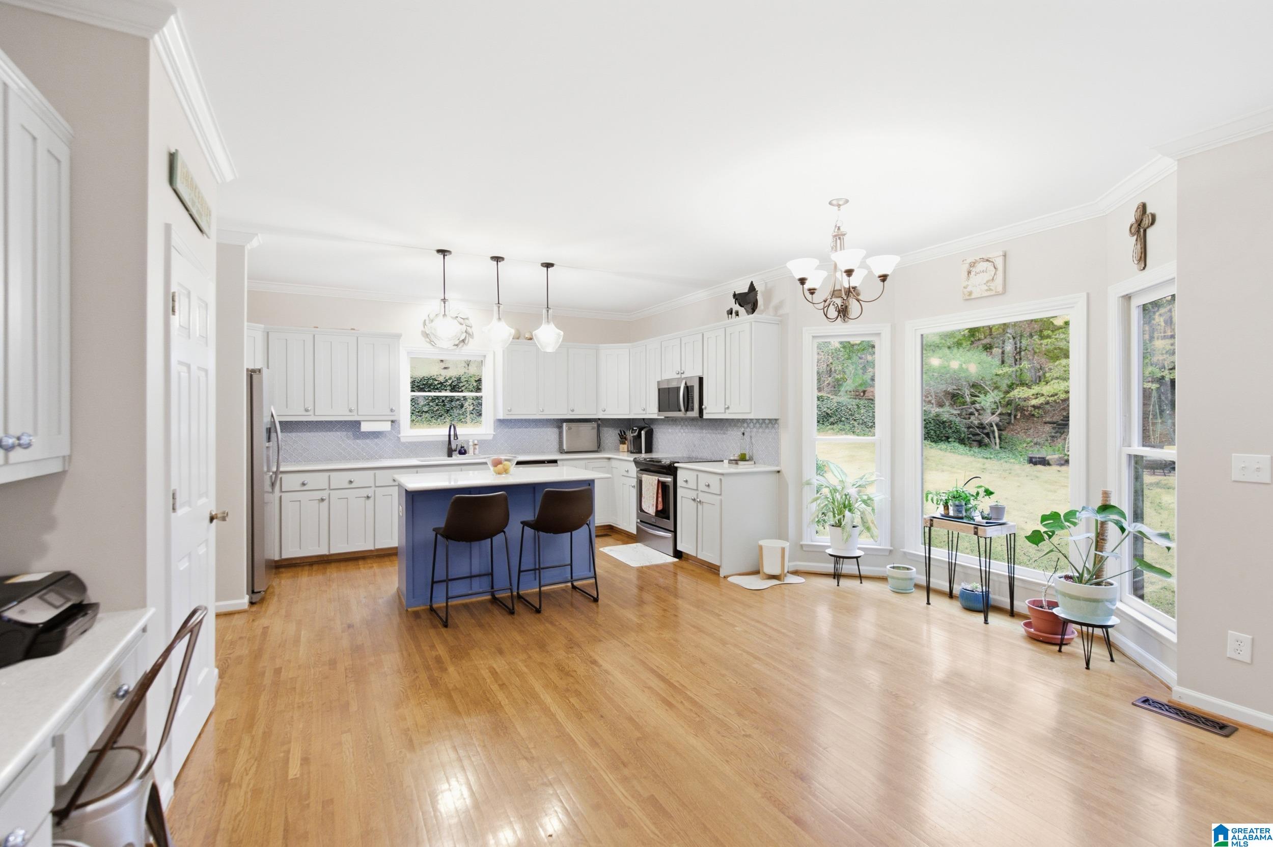 7524 LAKE VISTA DRIVE