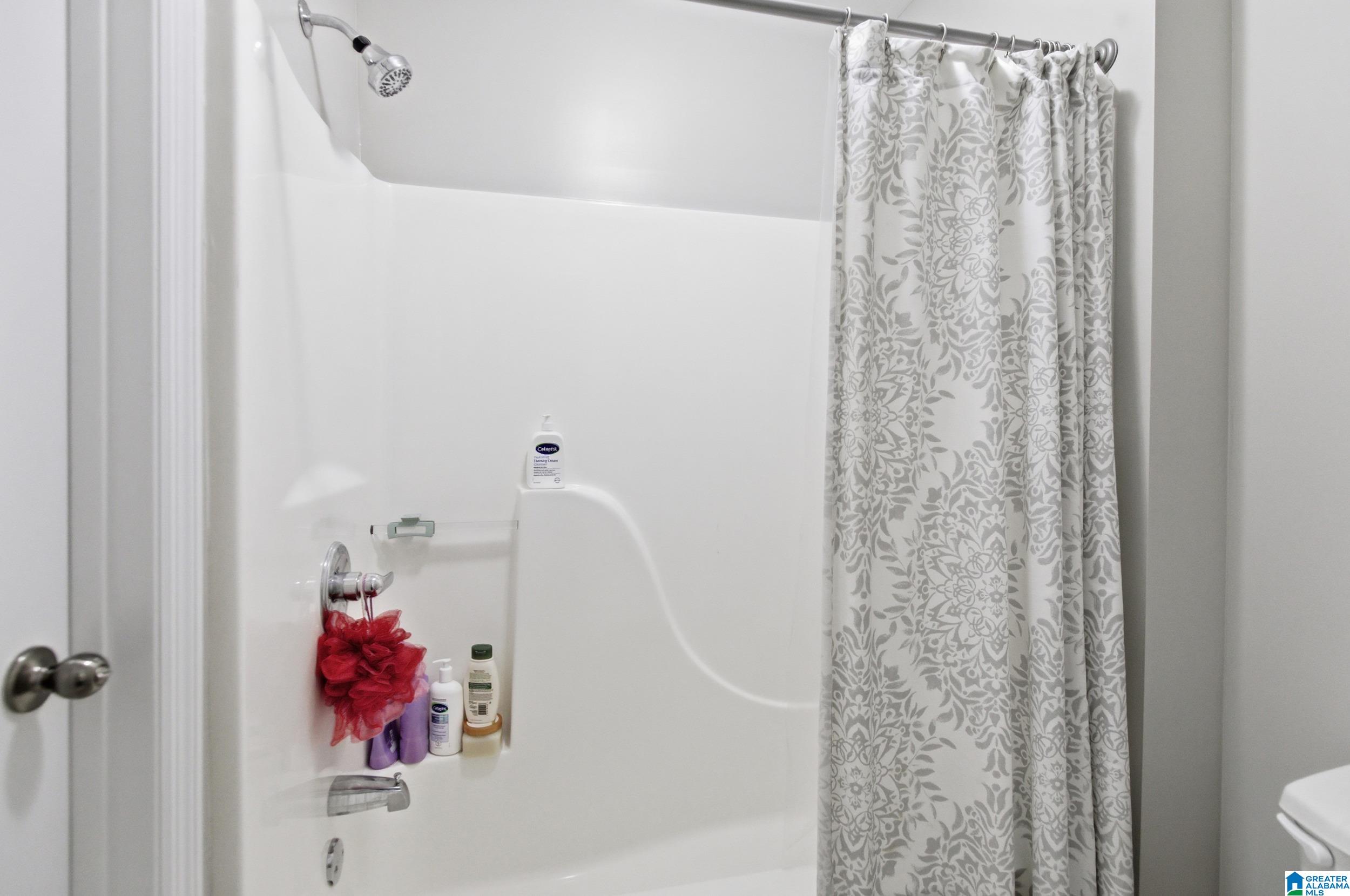 7524 LAKE VISTA DRIVE