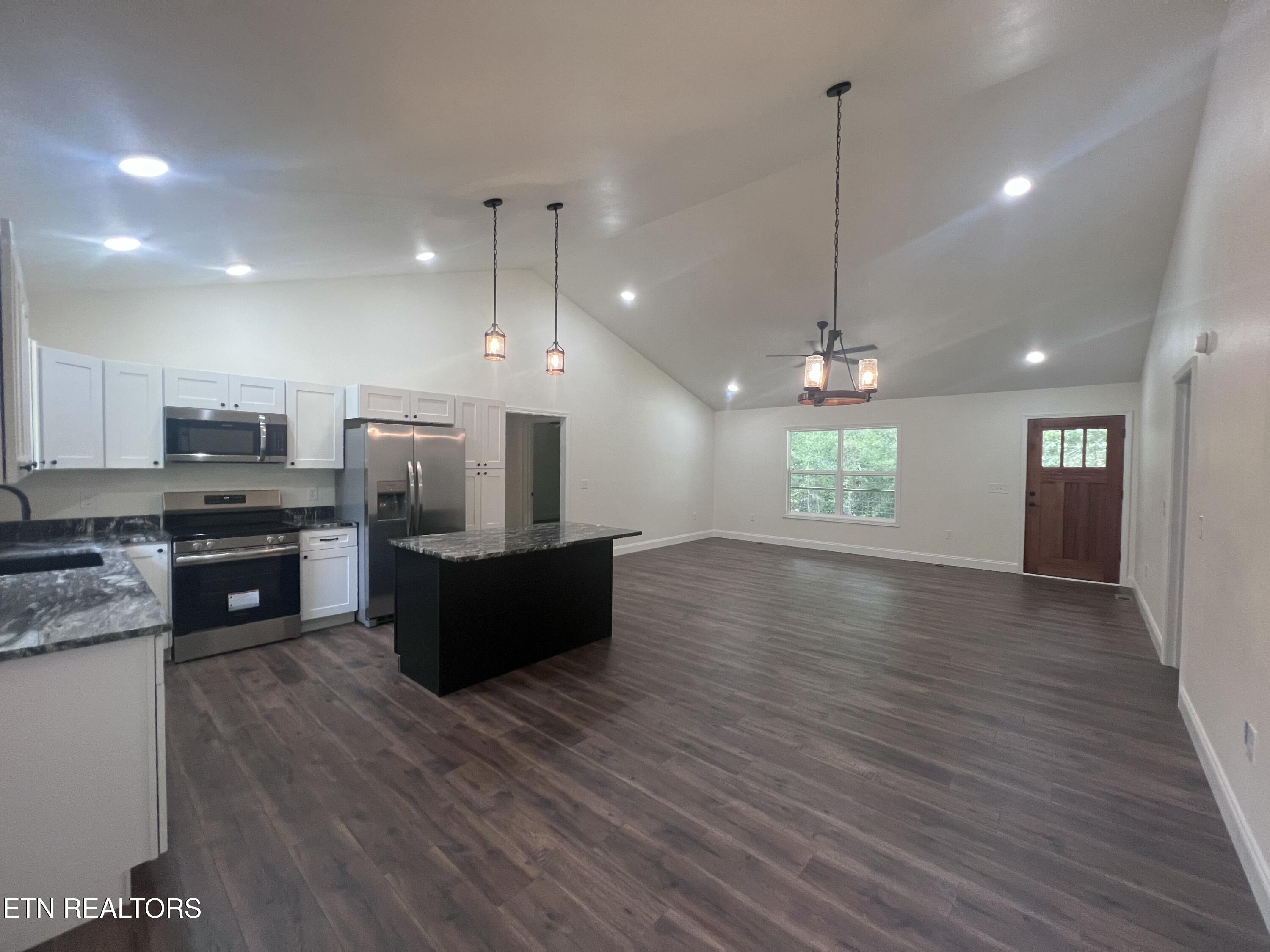 2759 Banner Springs Rd