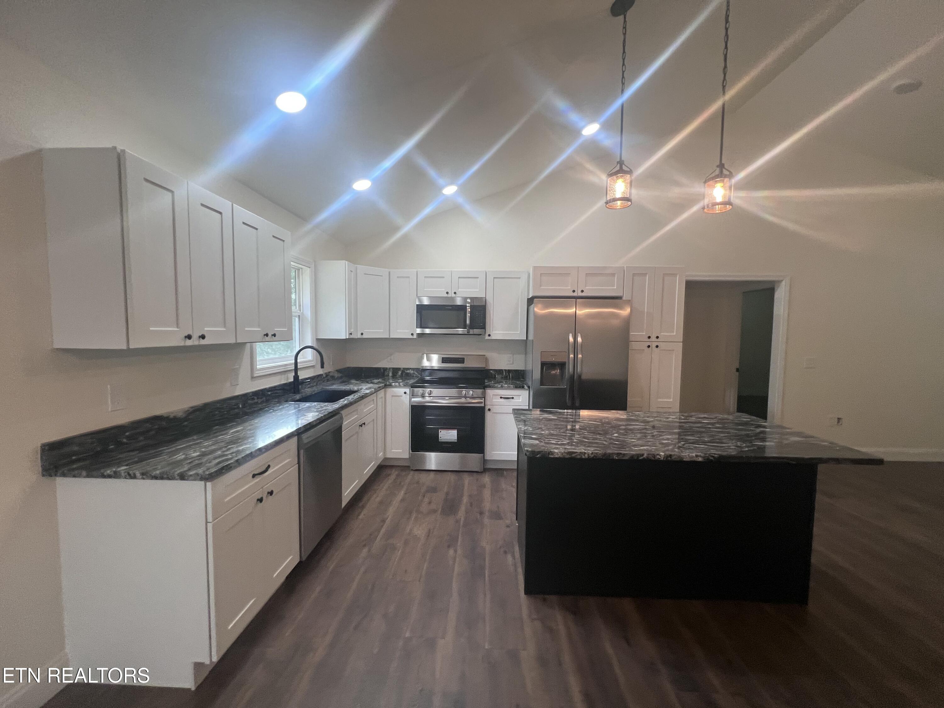 2759 Banner Springs Rd