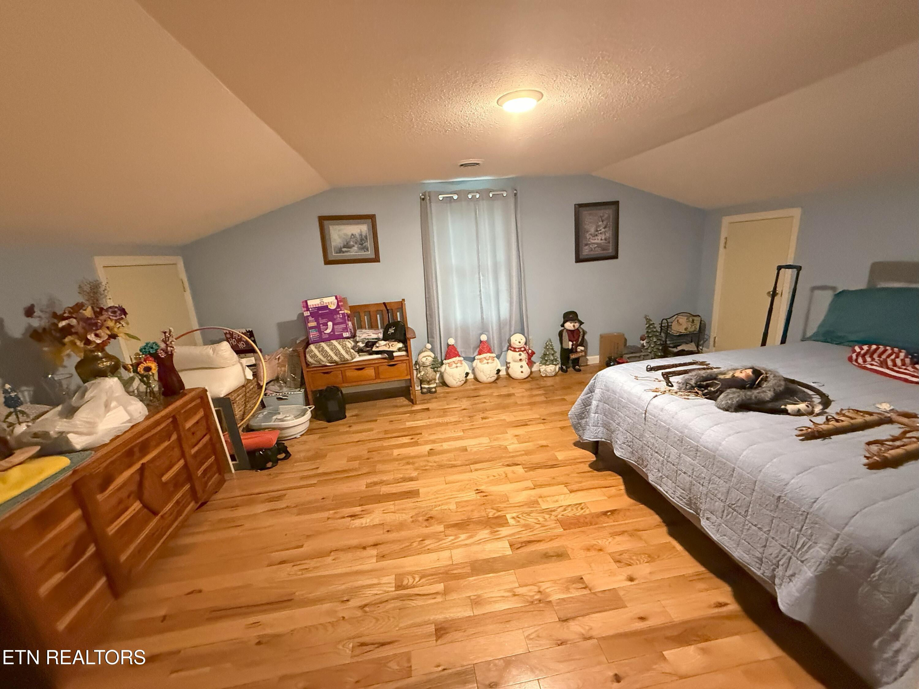 6105 S South York Hwy