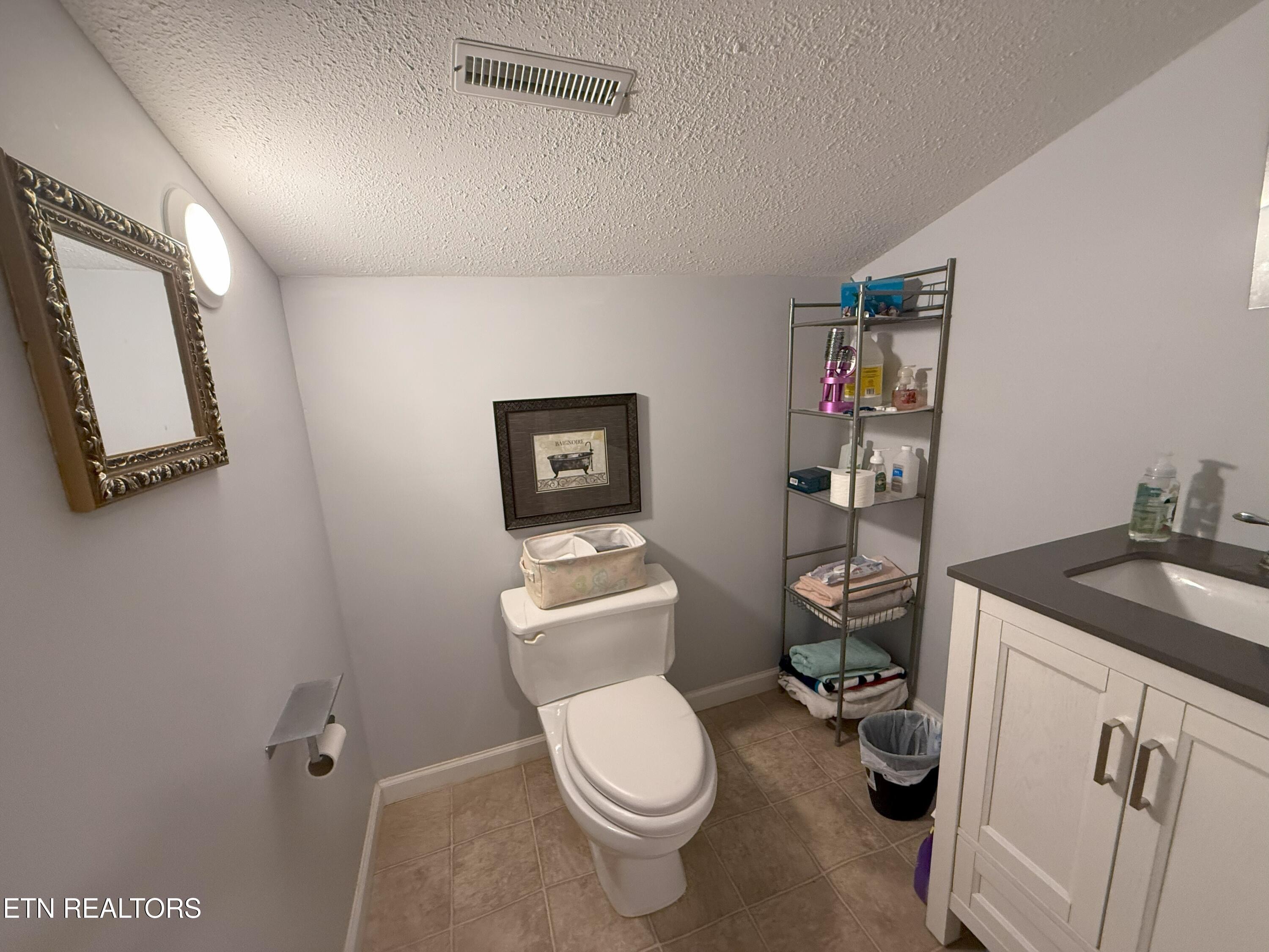 6105 S South York Hwy