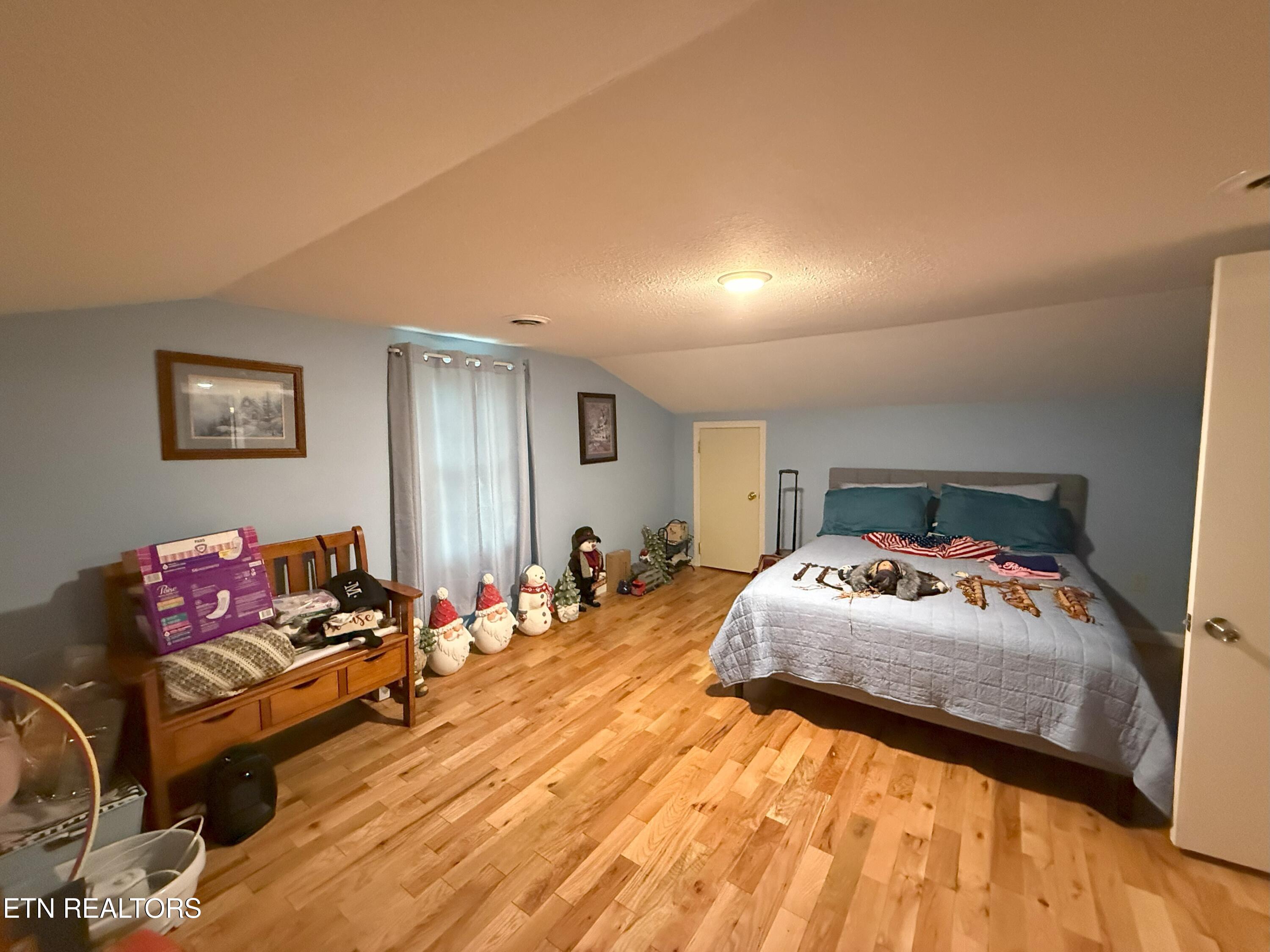 6105 S South York Hwy