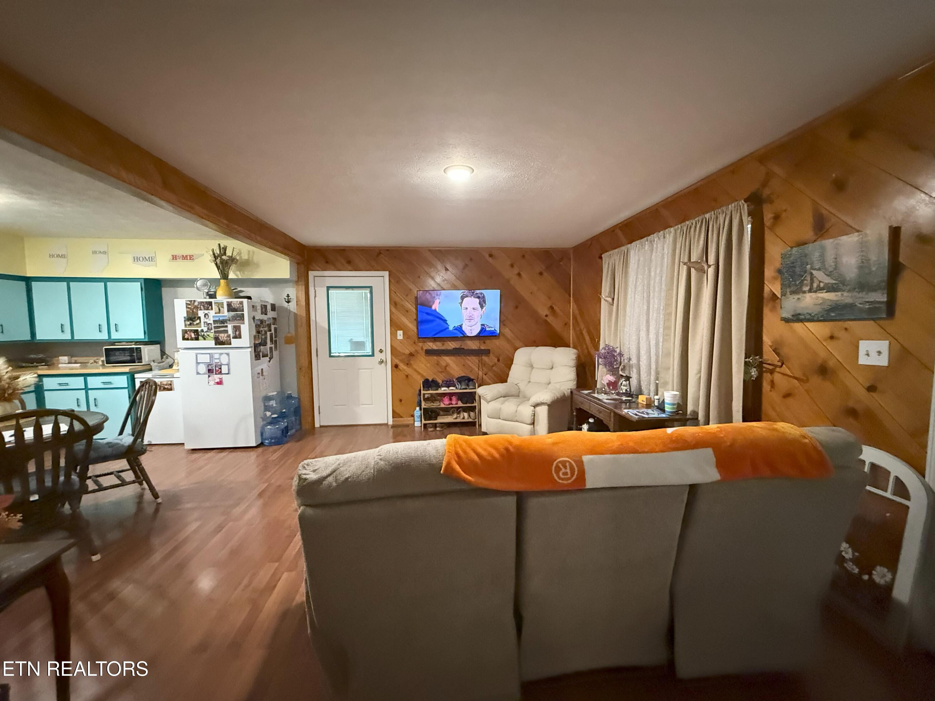 6105 S South York Hwy