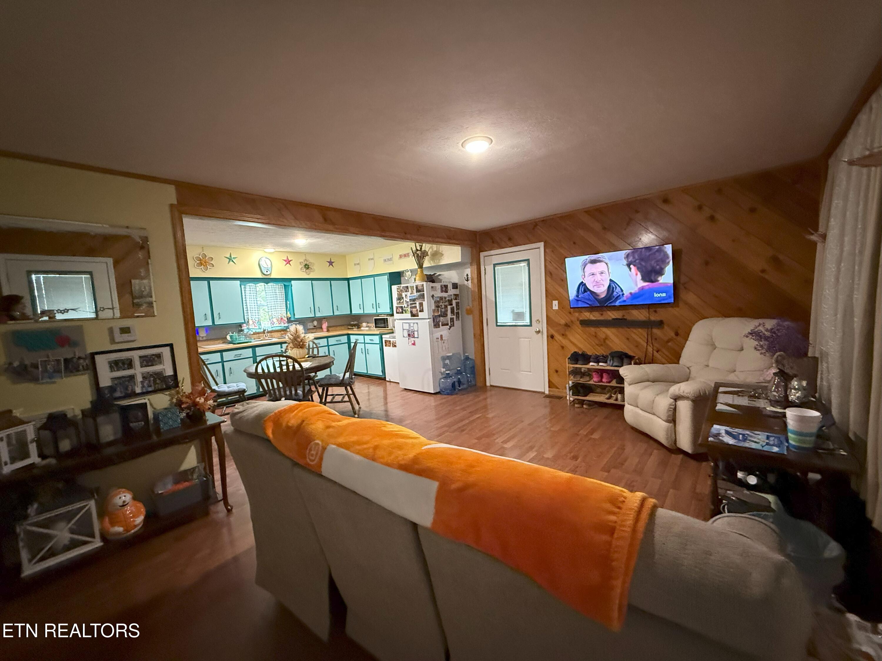 6105 S South York Hwy