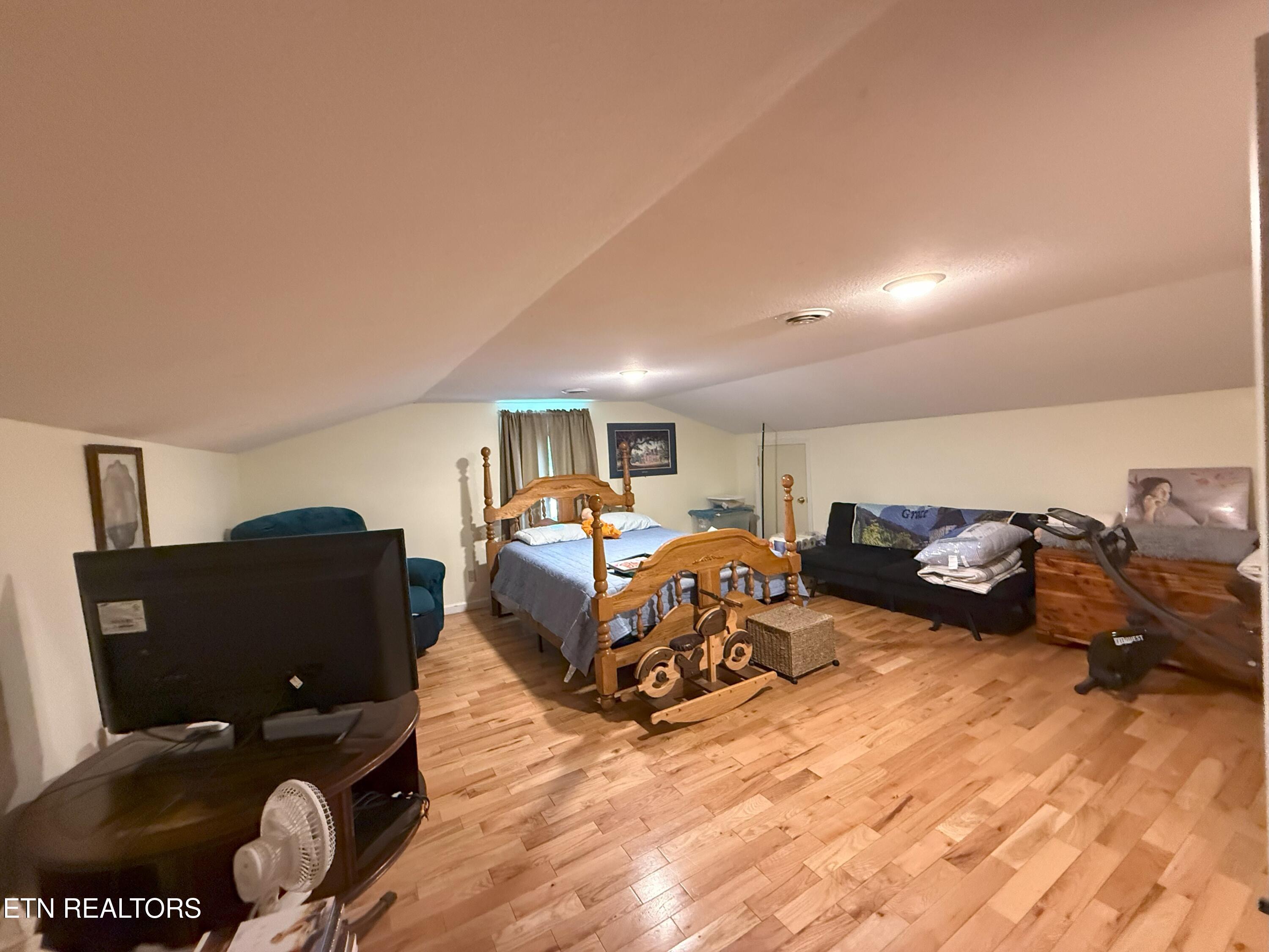 6105 S South York Hwy