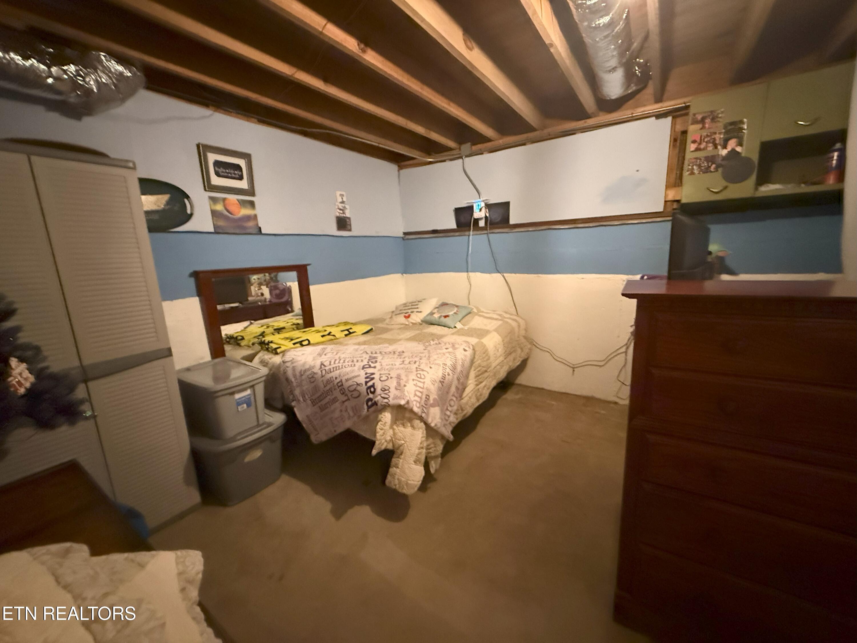 6105 S South York Hwy