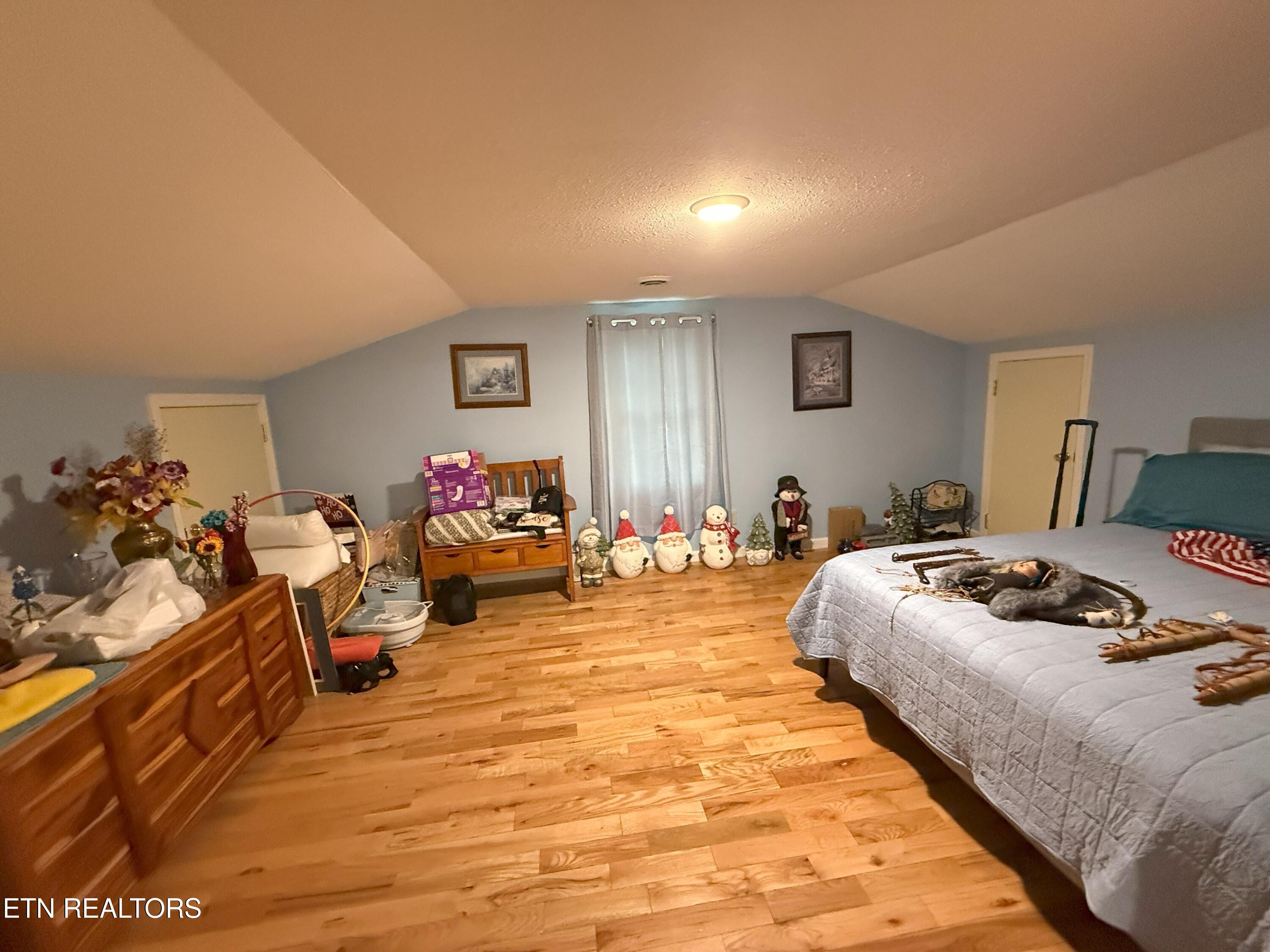 6105 S South York Hwy