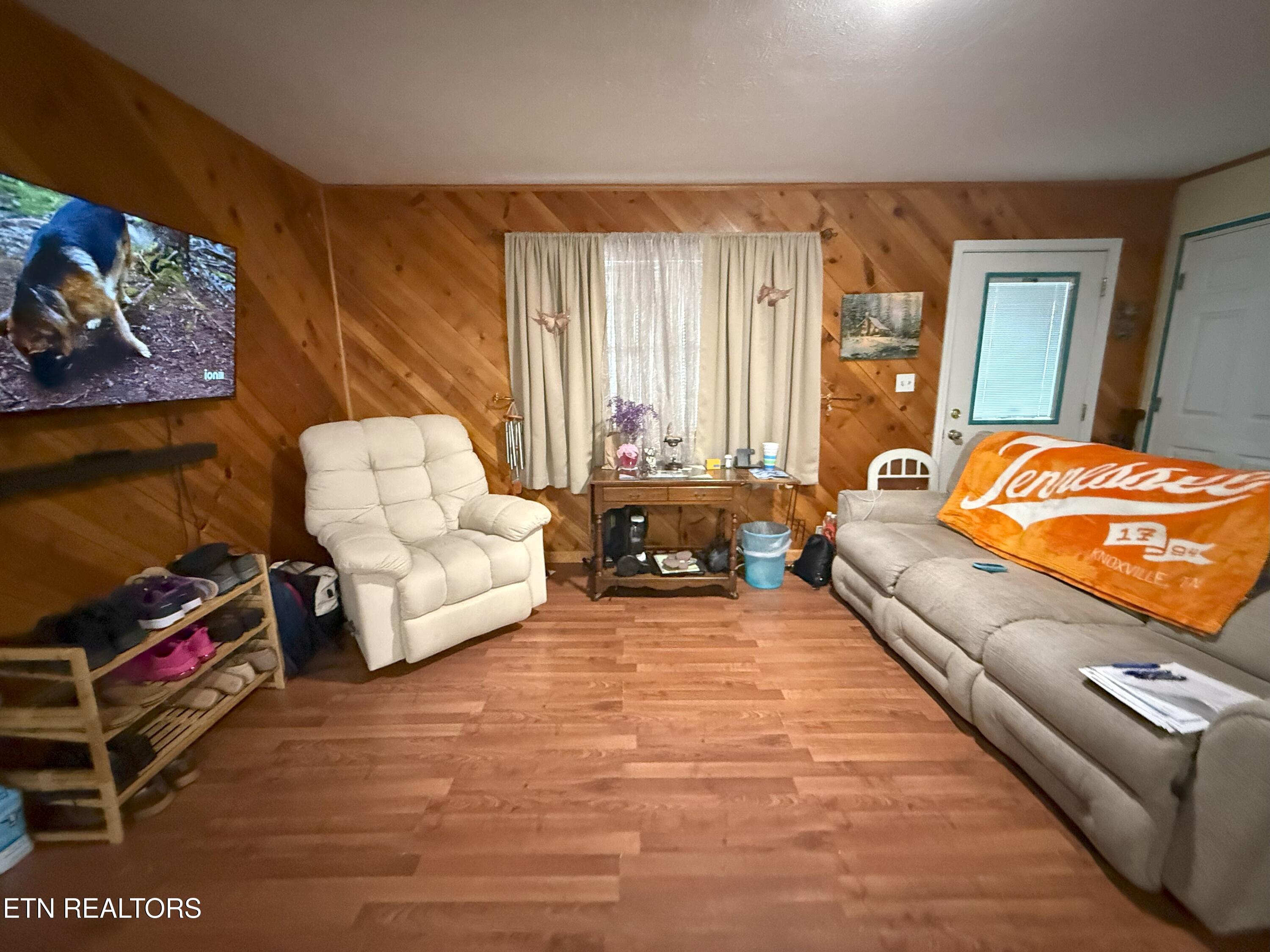 6105 S South York Hwy