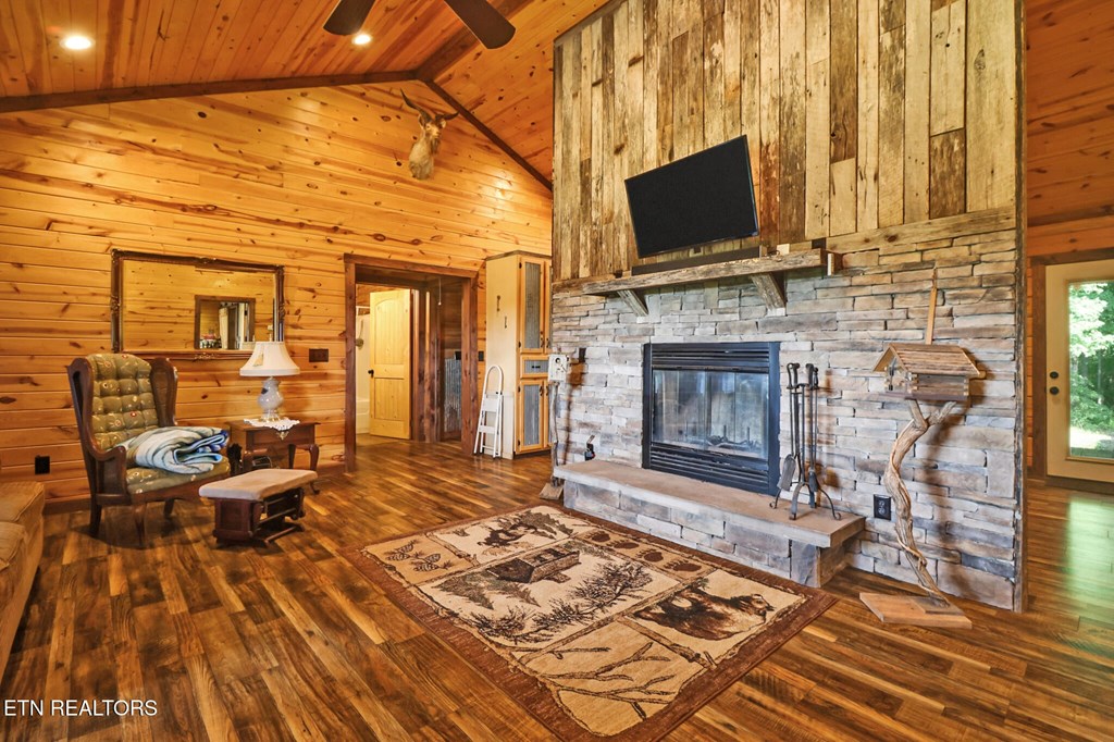 40 Diamond Padgett Lane