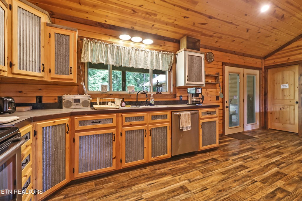 40 Diamond Padgett Lane