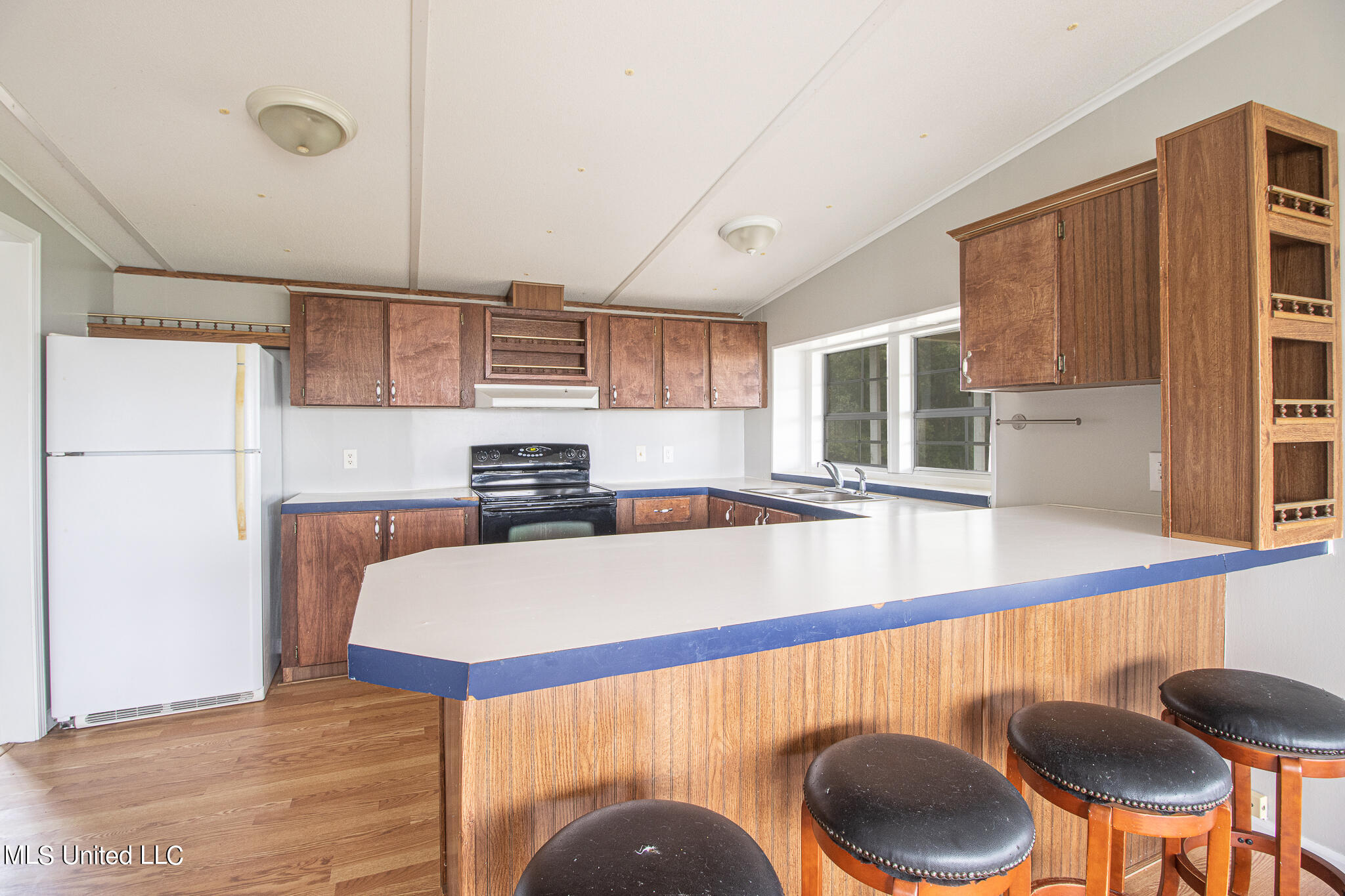 30 Three Oaks Road