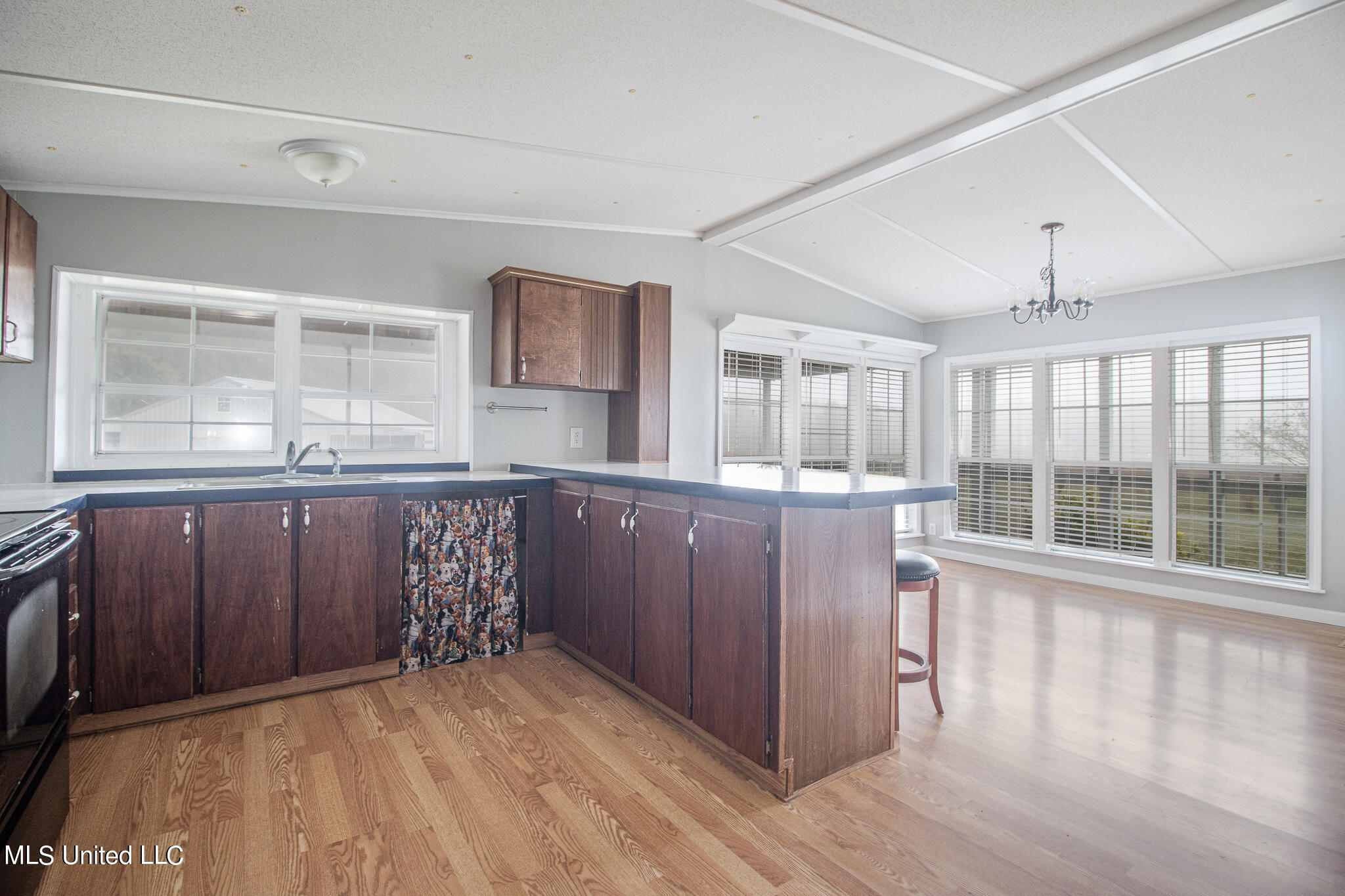 30 Three Oaks Road