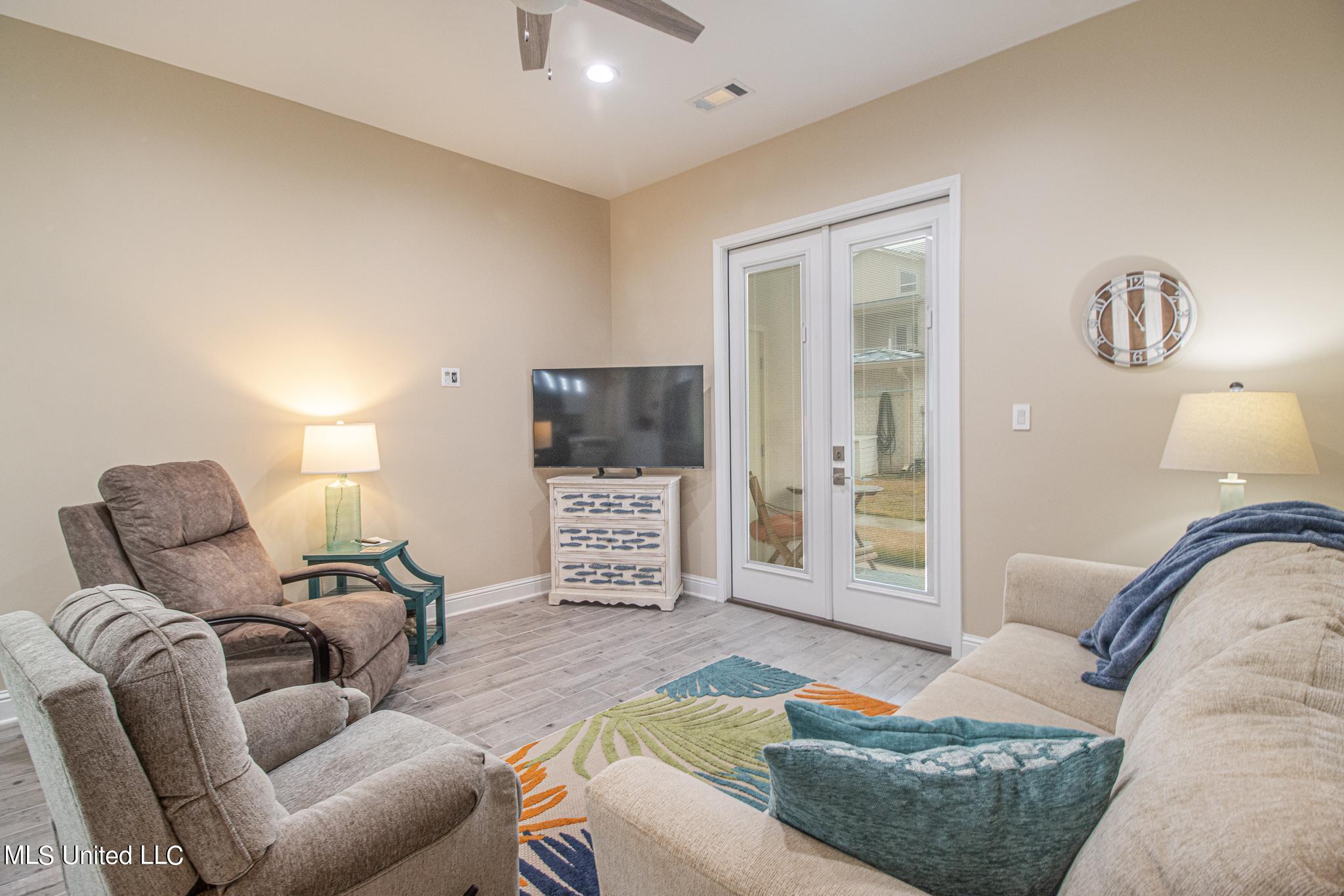 225 Winter Garden Estates, B3