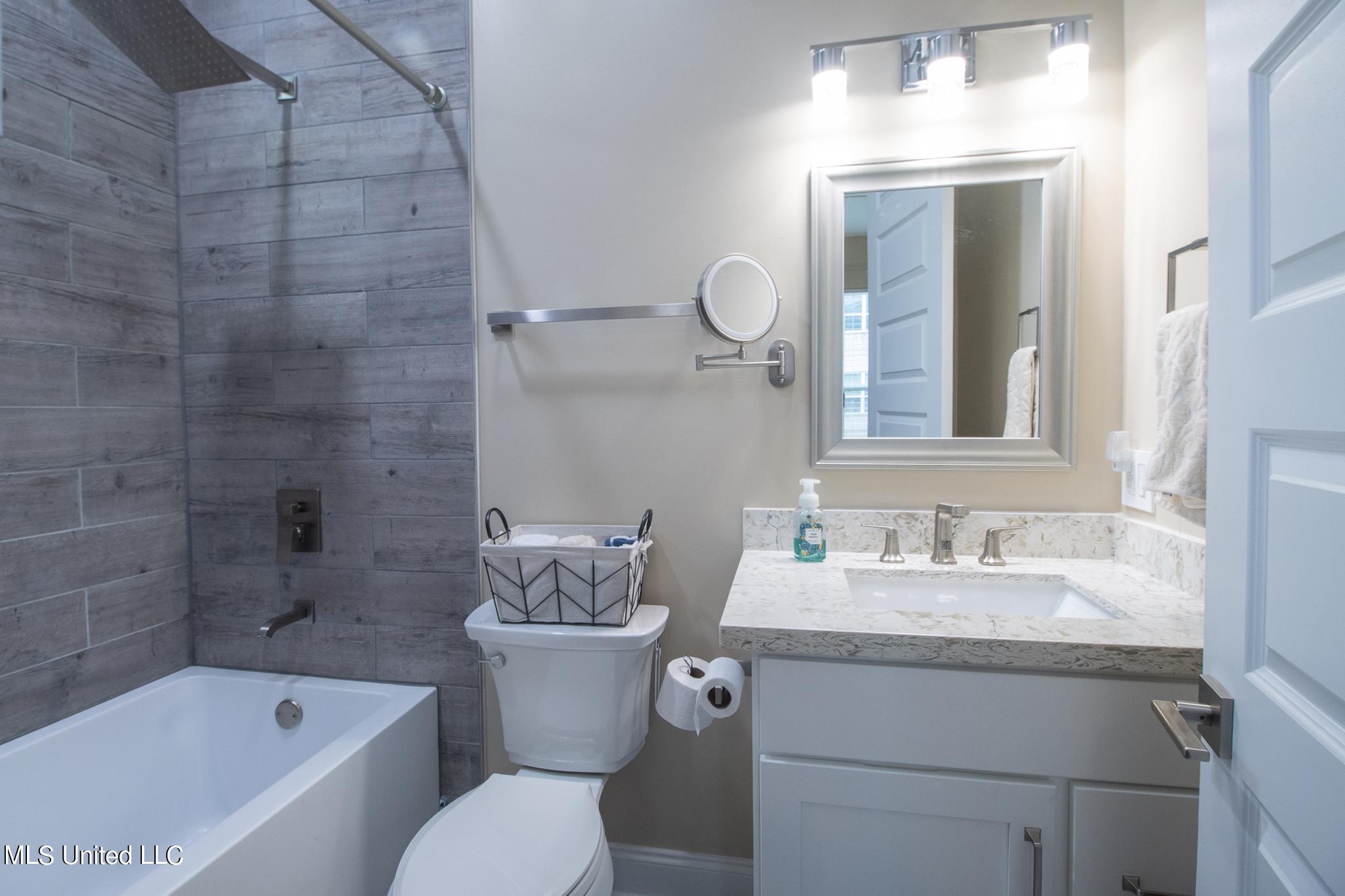 225 Winter Garden Estates, B3