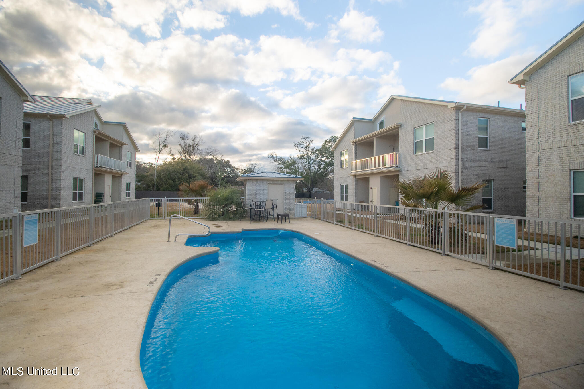 225 Winter Garden Estates, B3