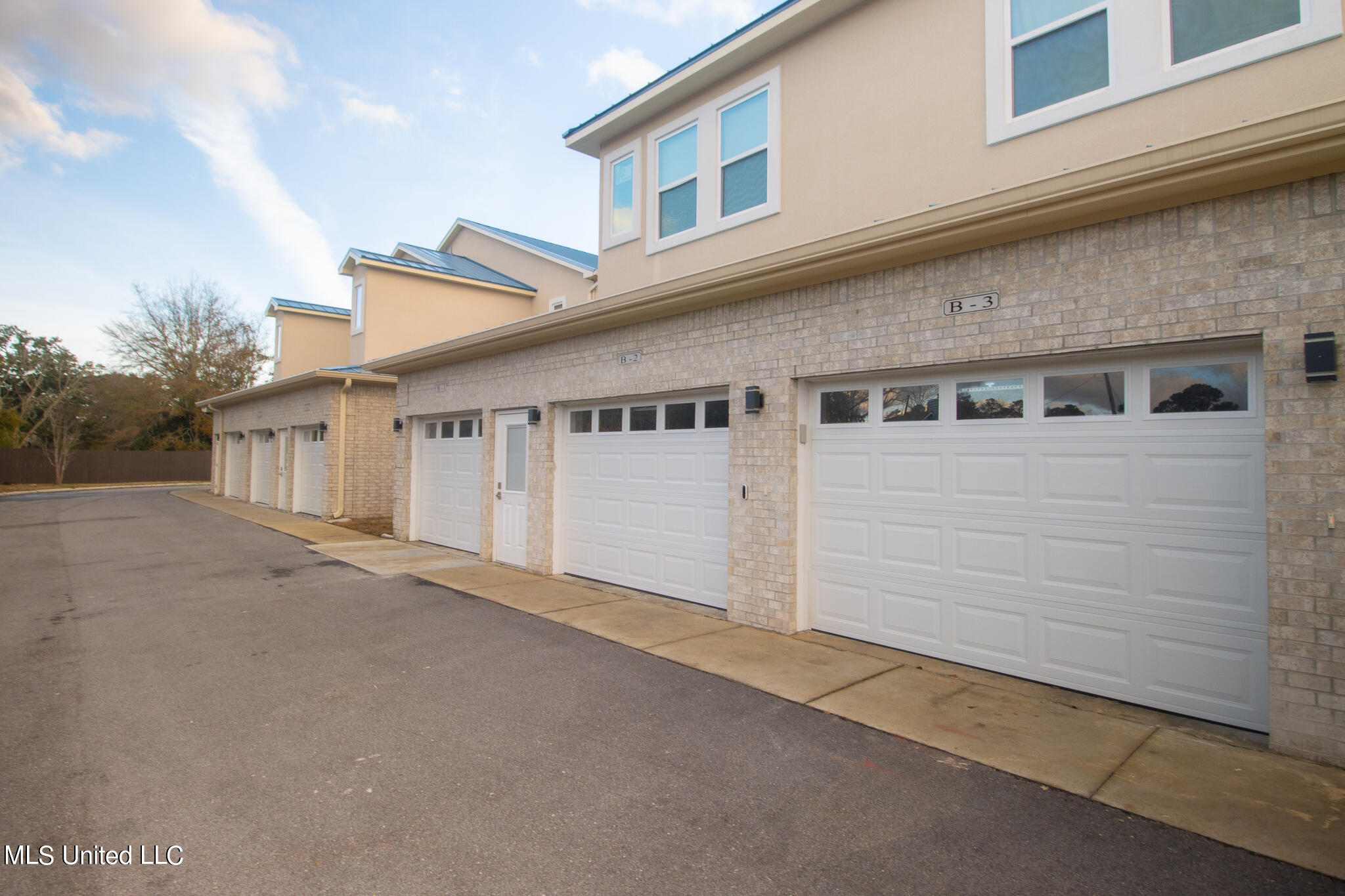 225 Winter Garden Estates, B3