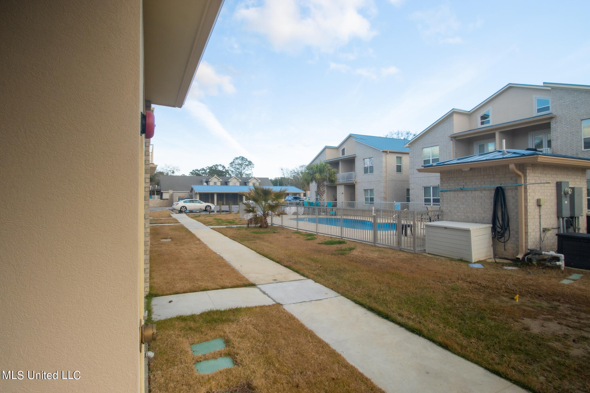225 Winter Garden Estates, B3