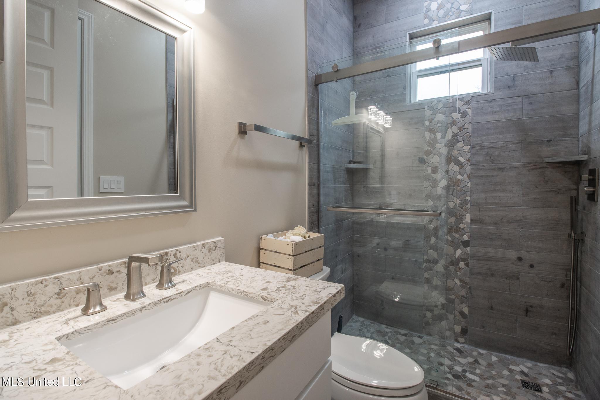 225 Winter Garden Estates, B3