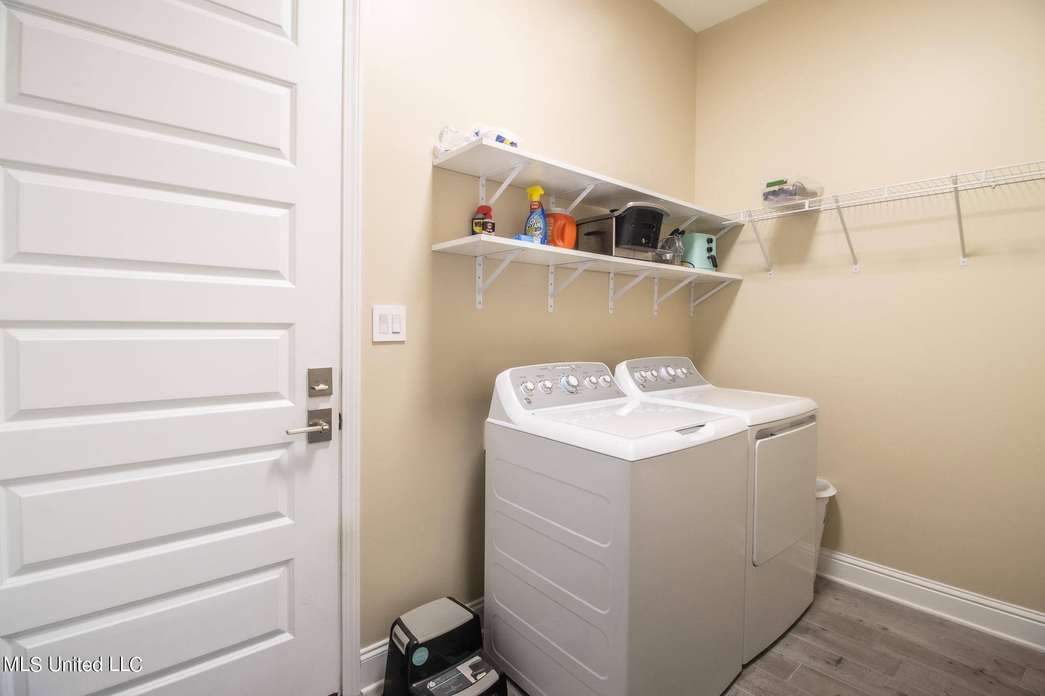 225 Winter Garden Estates, B3
