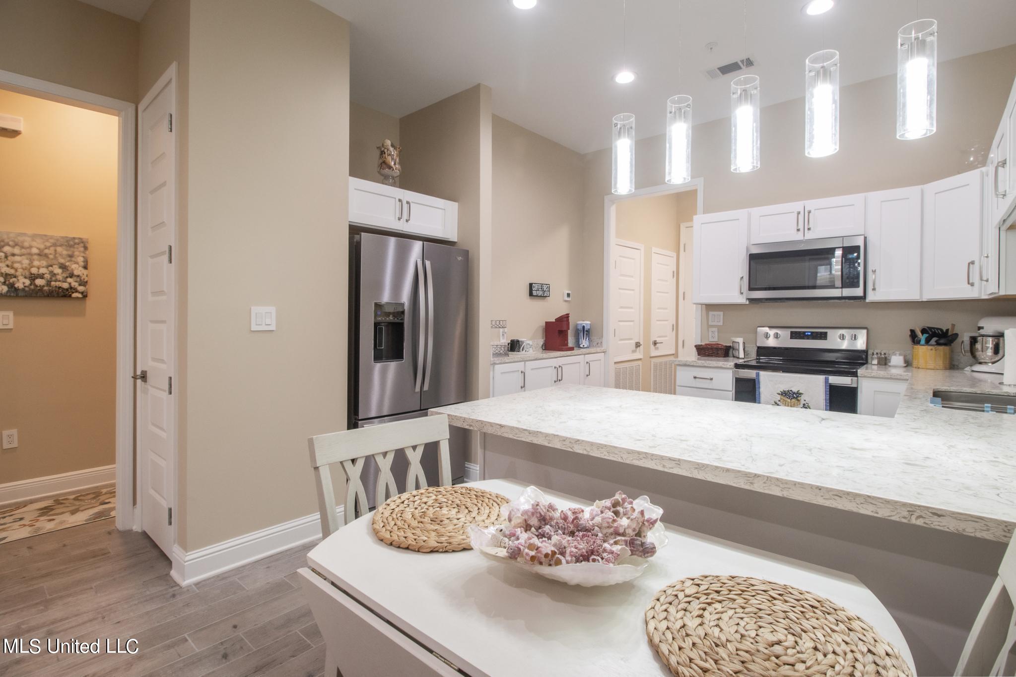 225 Winter Garden Estates, B3