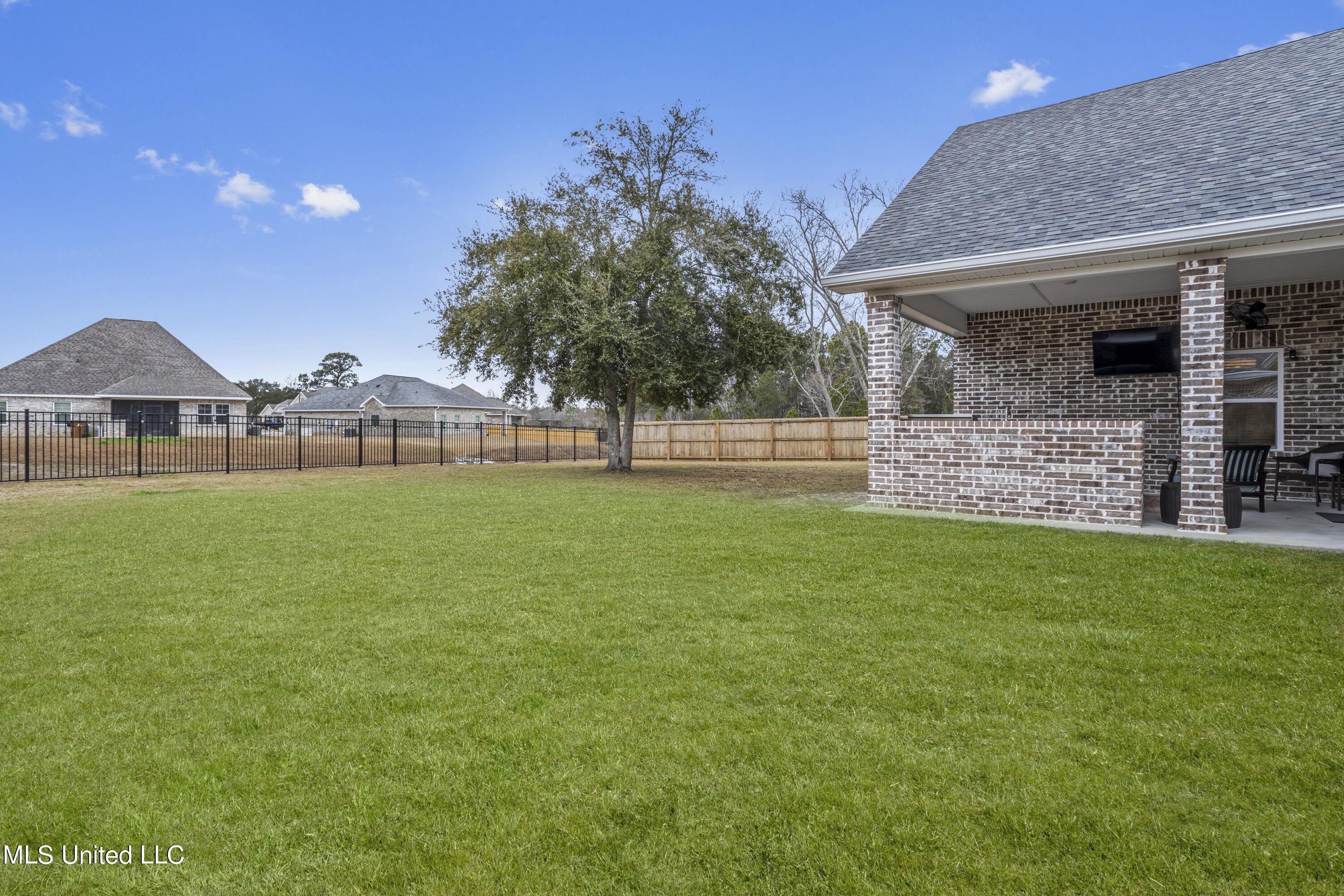 16879 W Landon Green Drive
