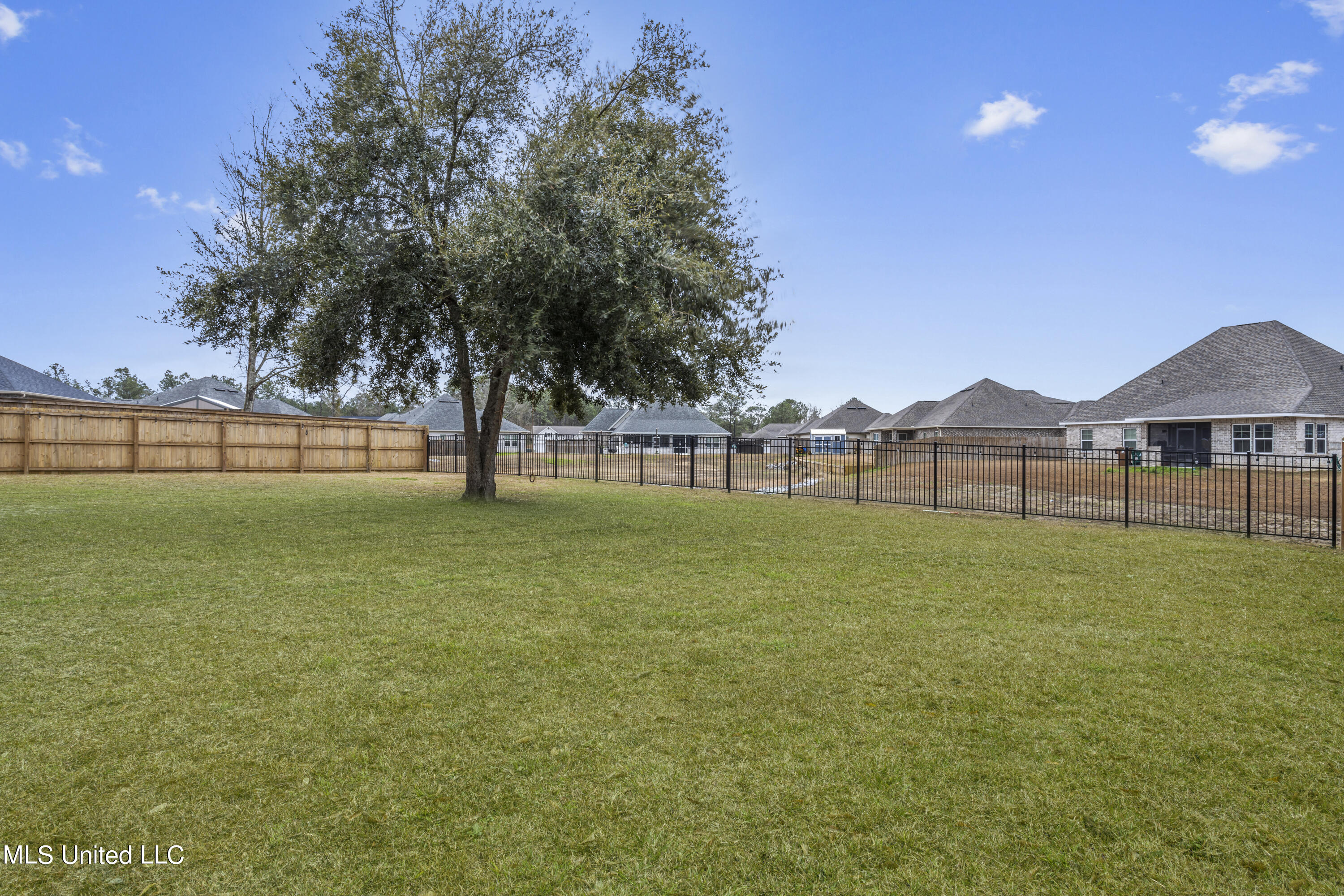 16879 W Landon Green Drive