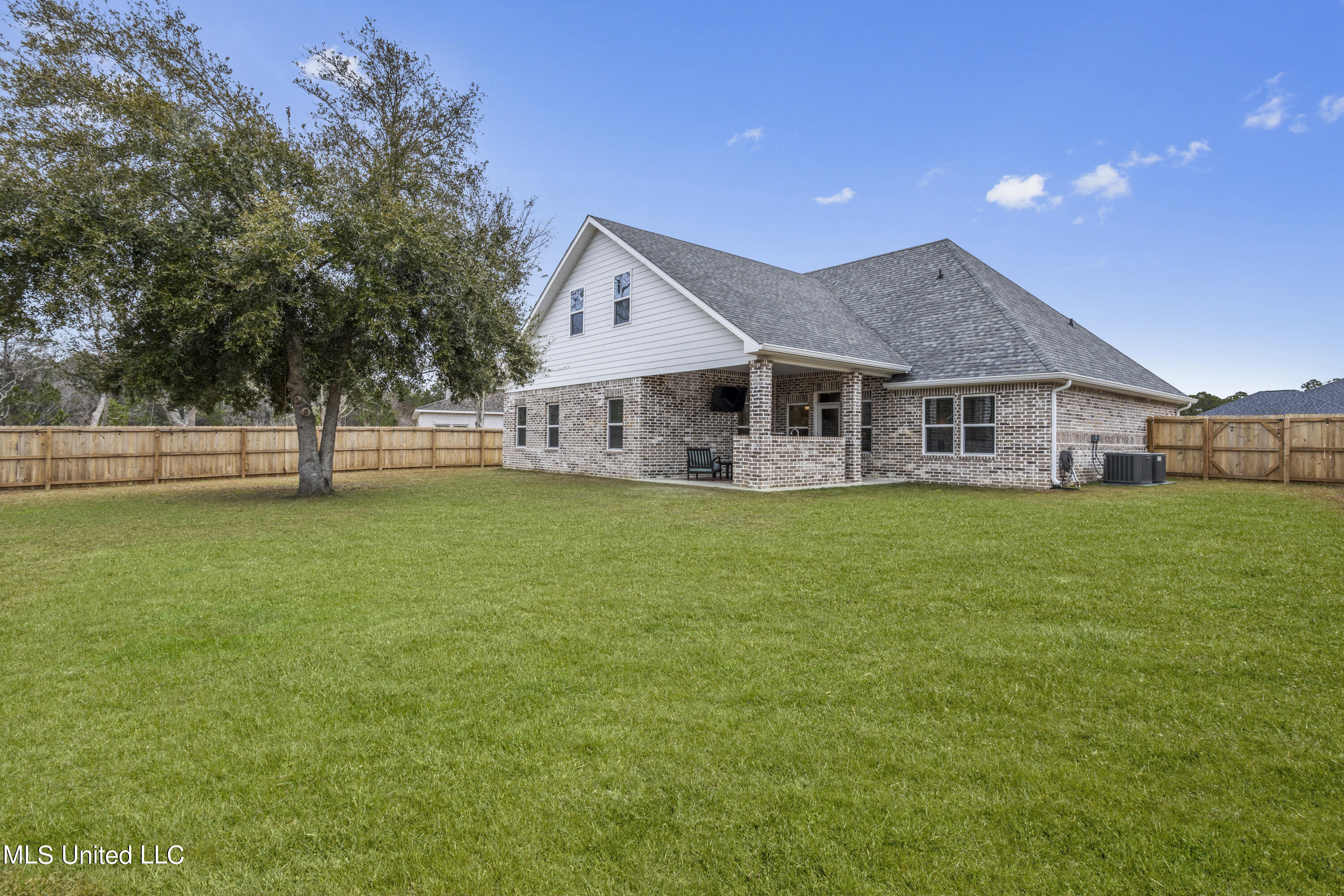 16879 W Landon Green Drive