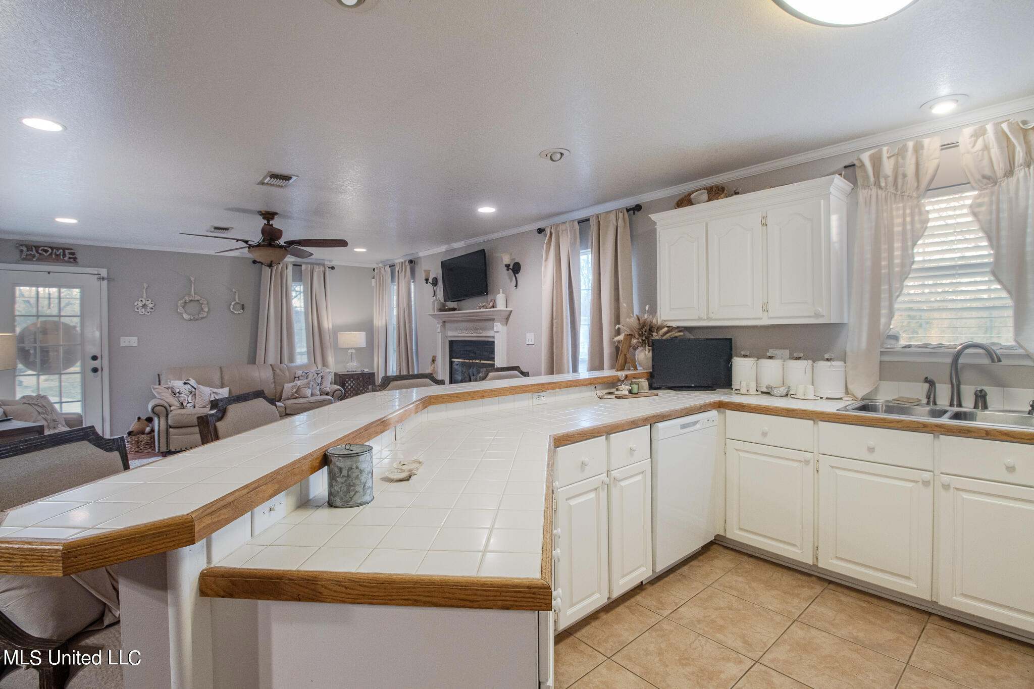 8600 Shetland Drive