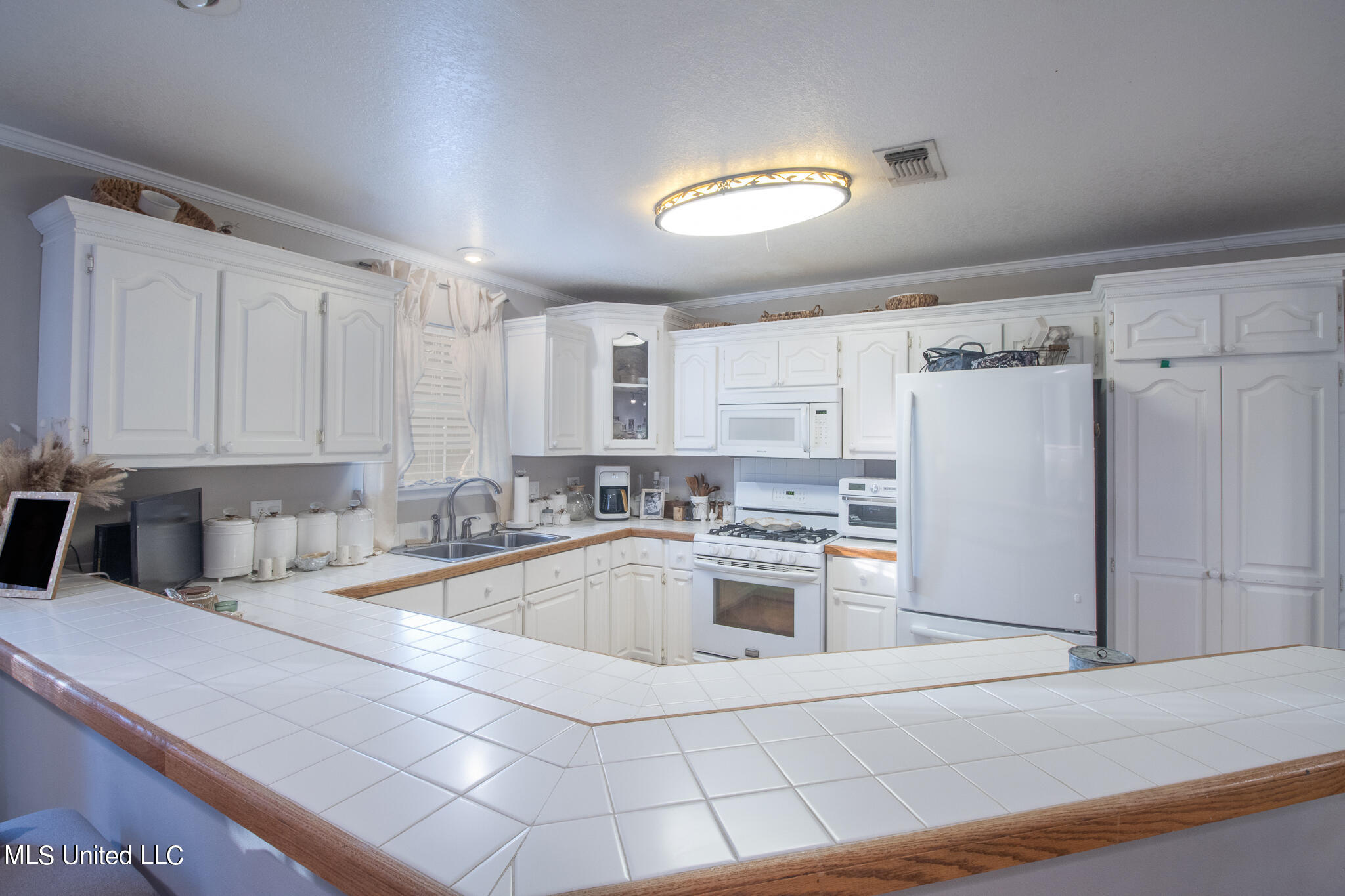 8600 Shetland Drive