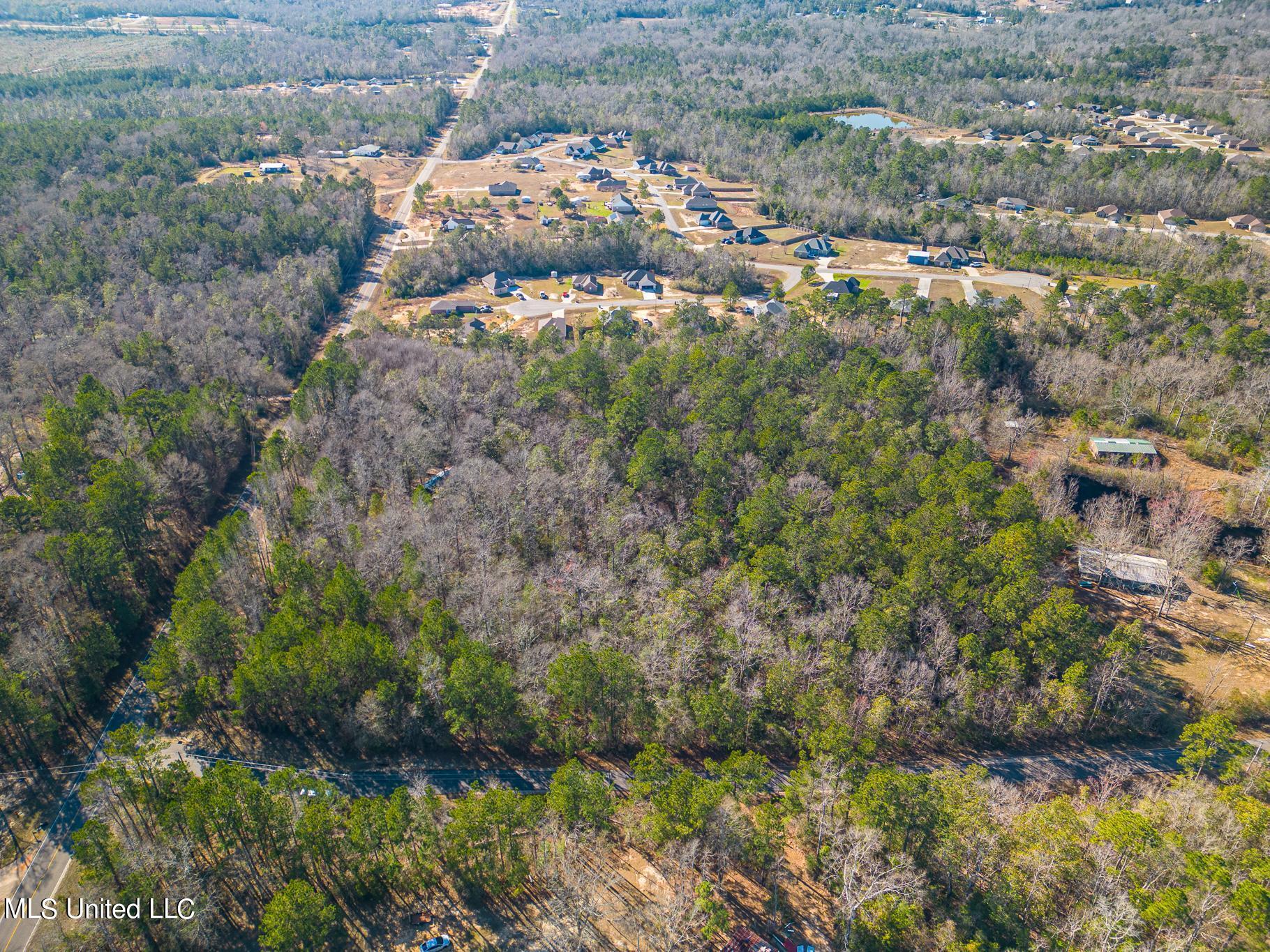 E Mchenry Road, McHenry
