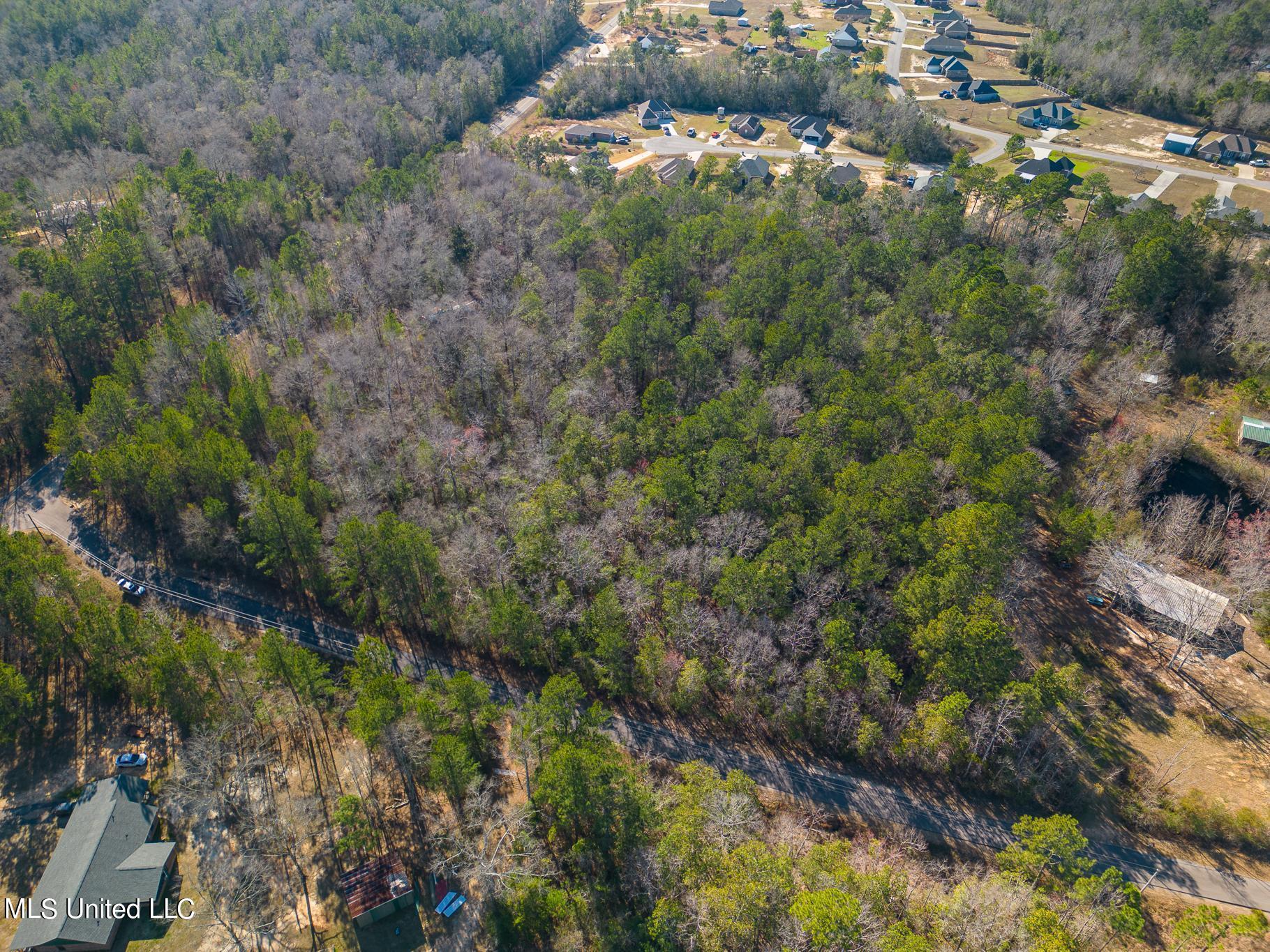 E Mchenry Road, McHenry