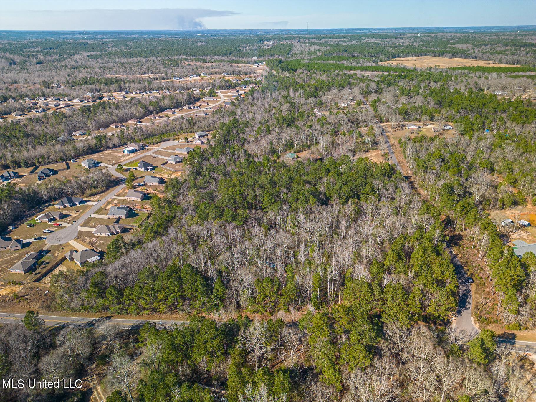 E Mchenry Road, McHenry