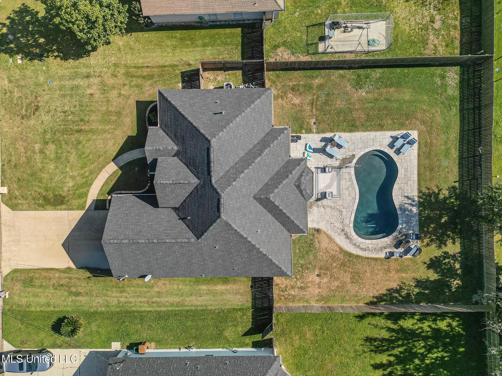 2439 W Shore Drive