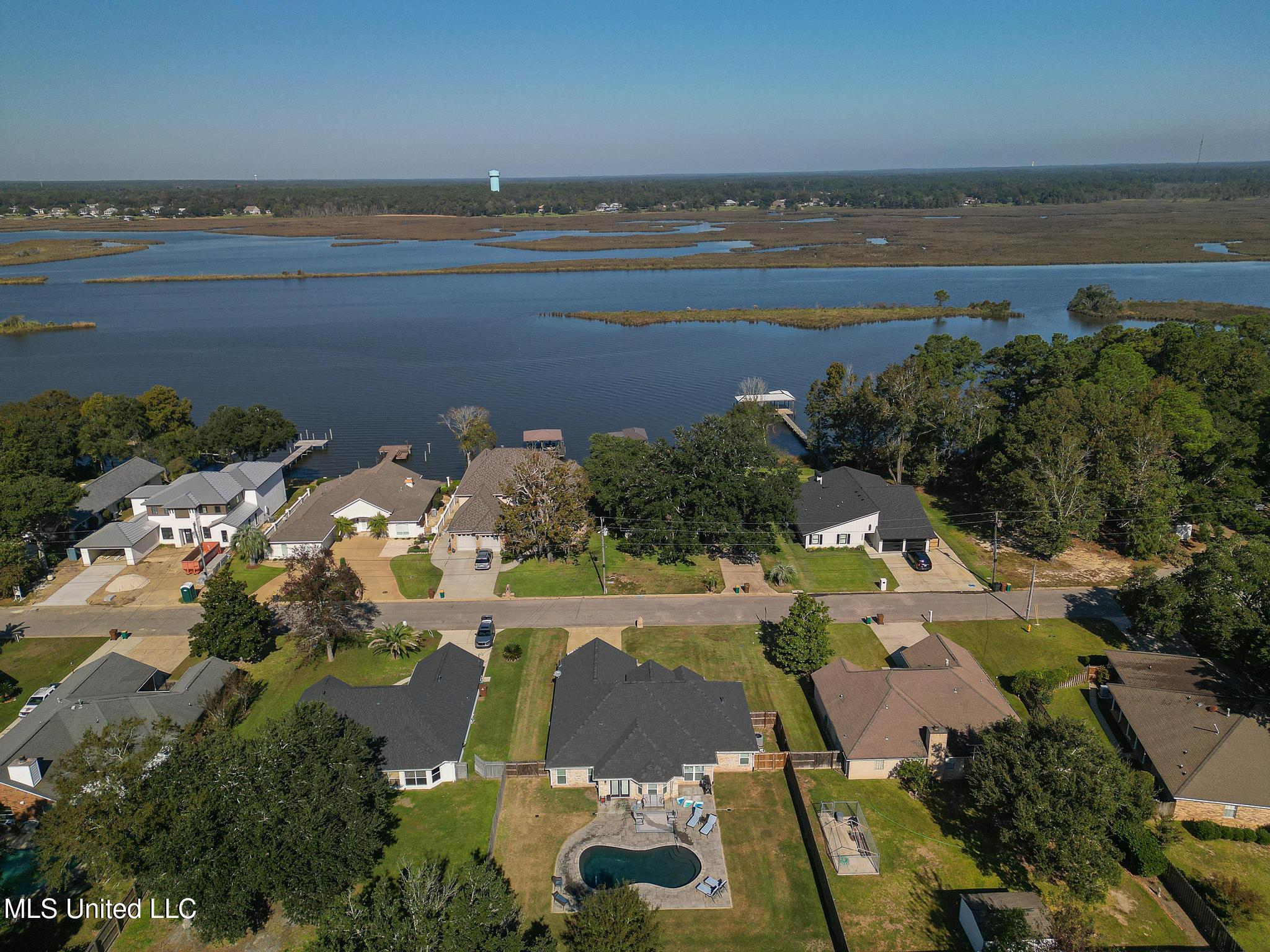 2439 W Shore Drive