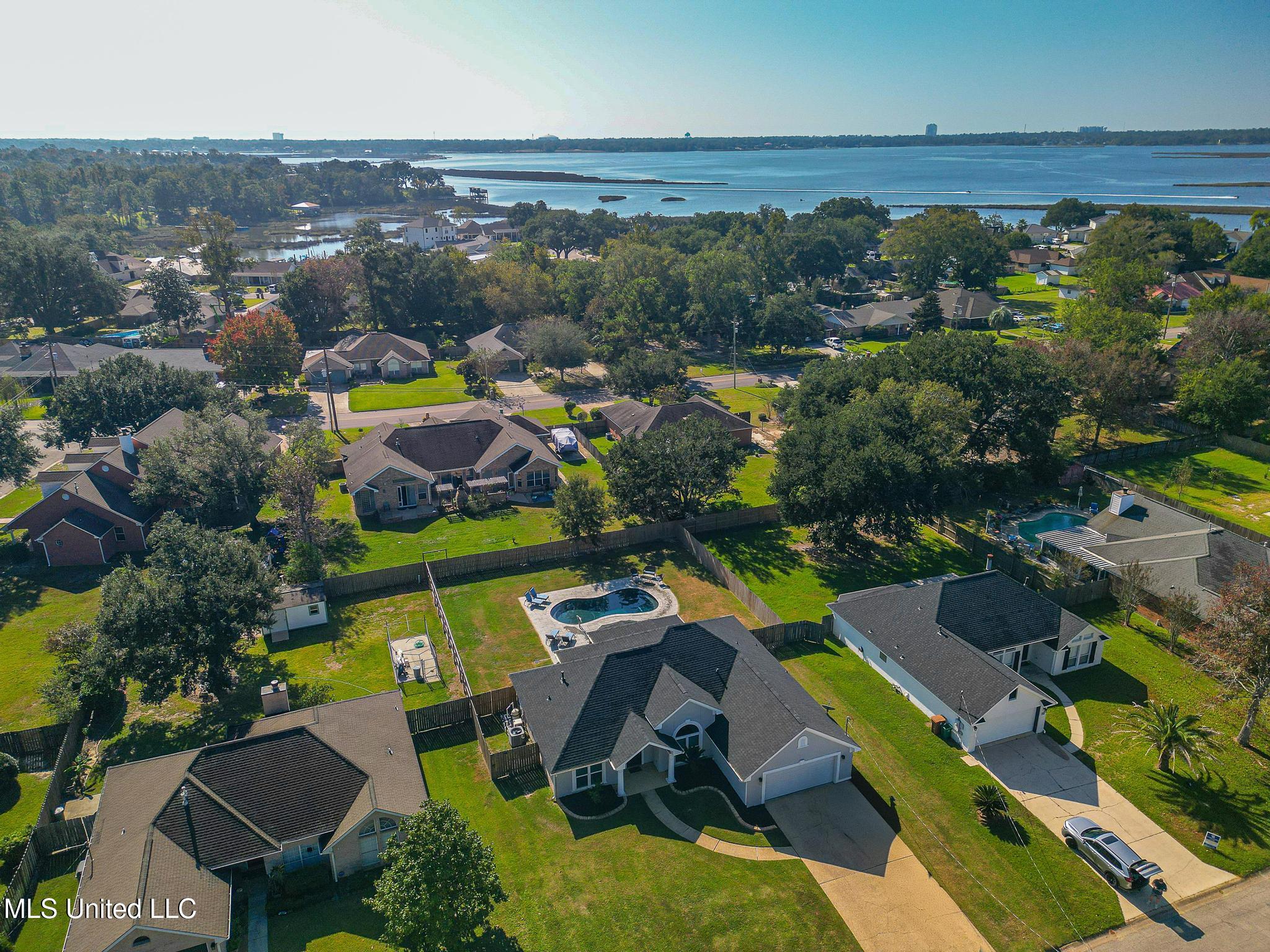 2439 W Shore Drive