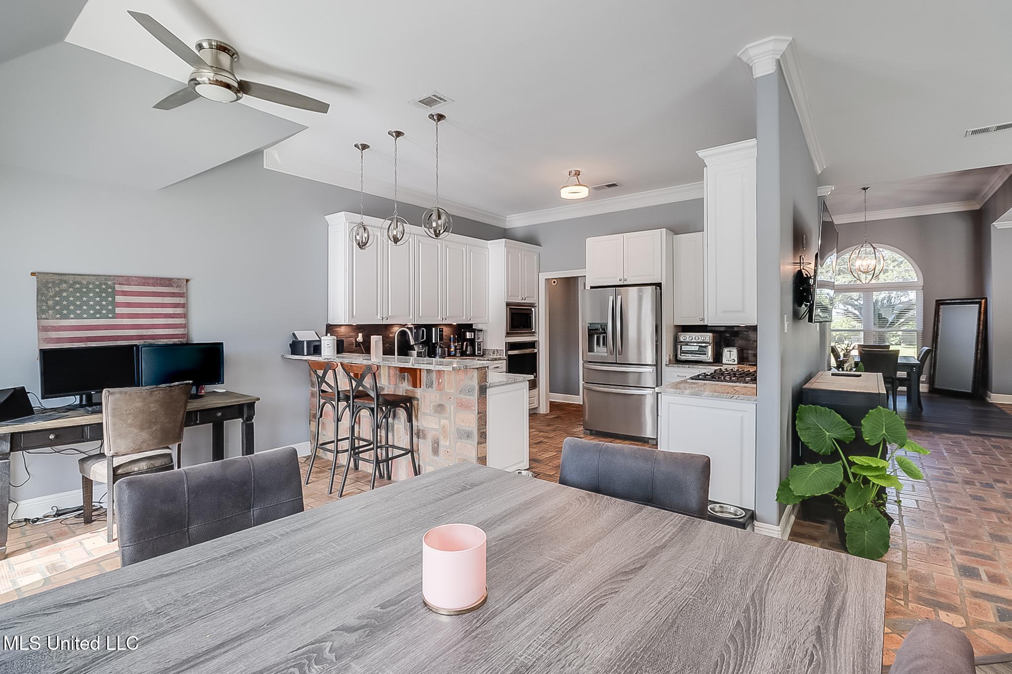 2439 W Shore Drive