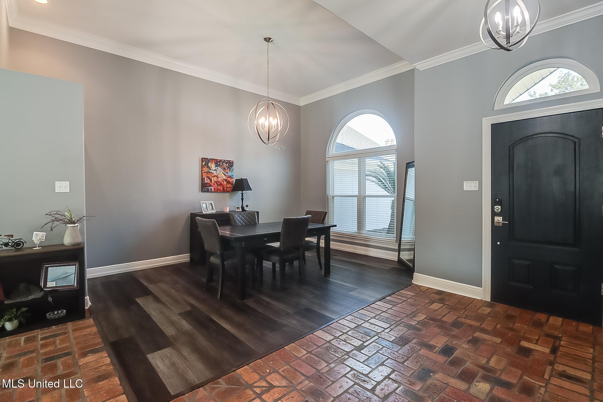 2439 W Shore Drive