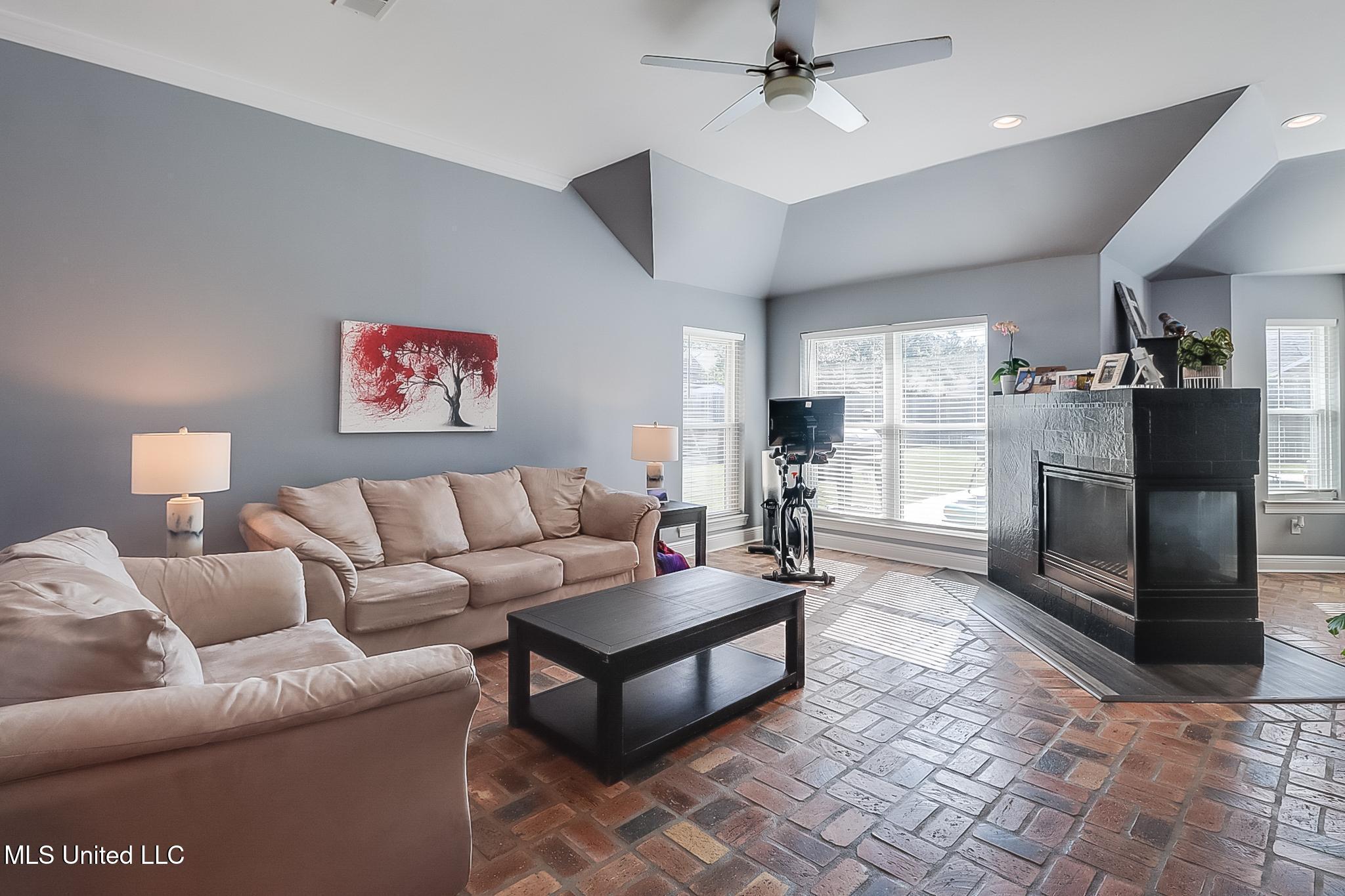 2439 W Shore Drive