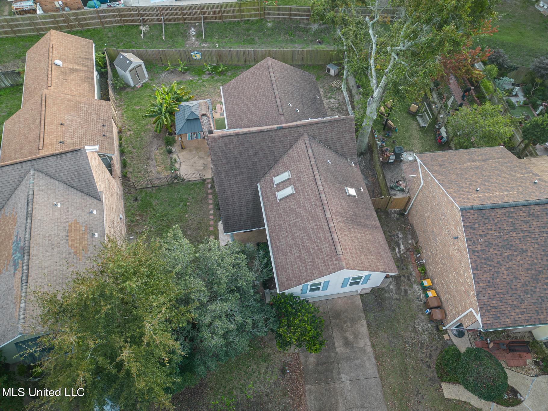 2621 Rue Palafox