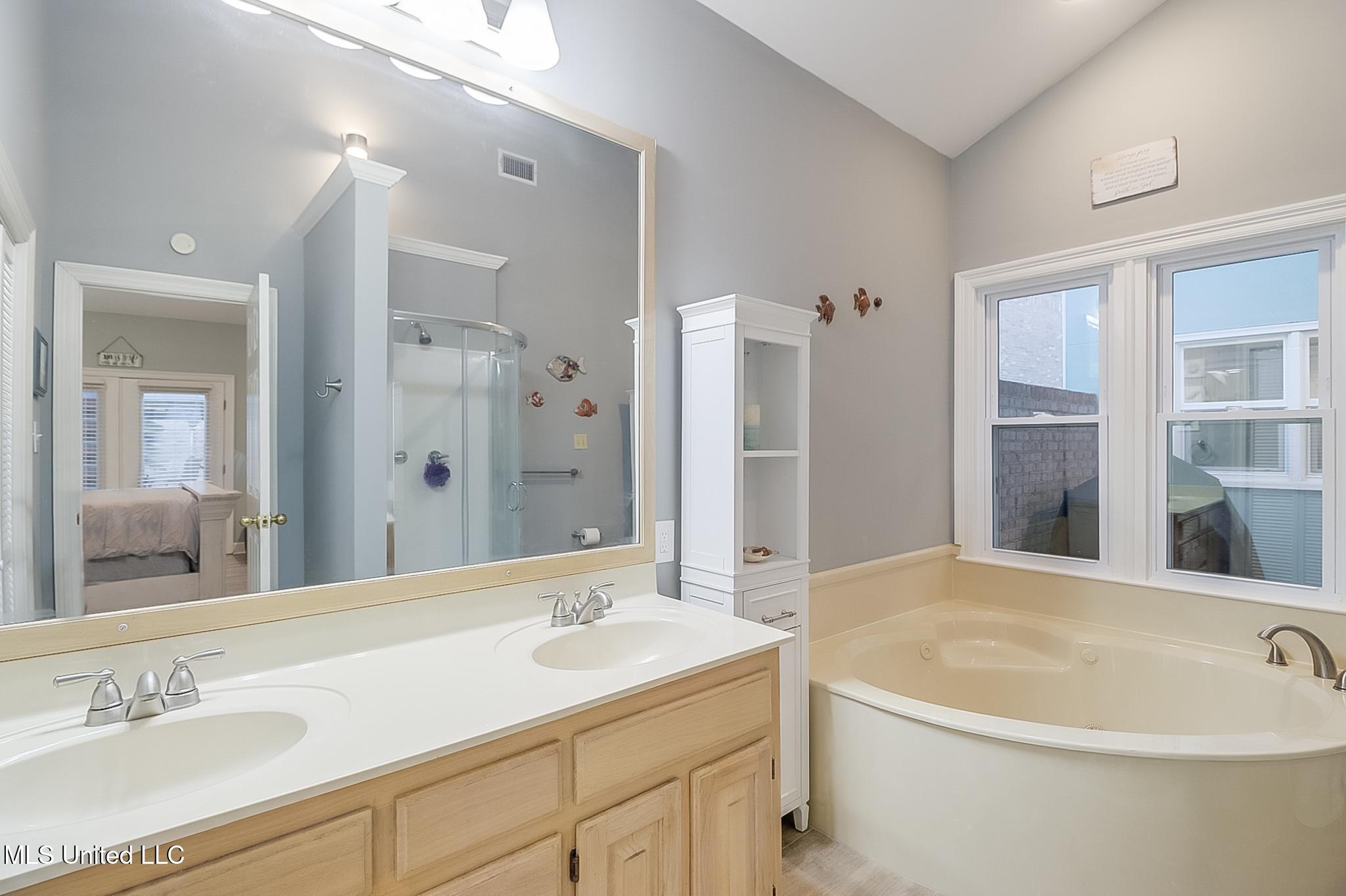 2621 Rue Palafox