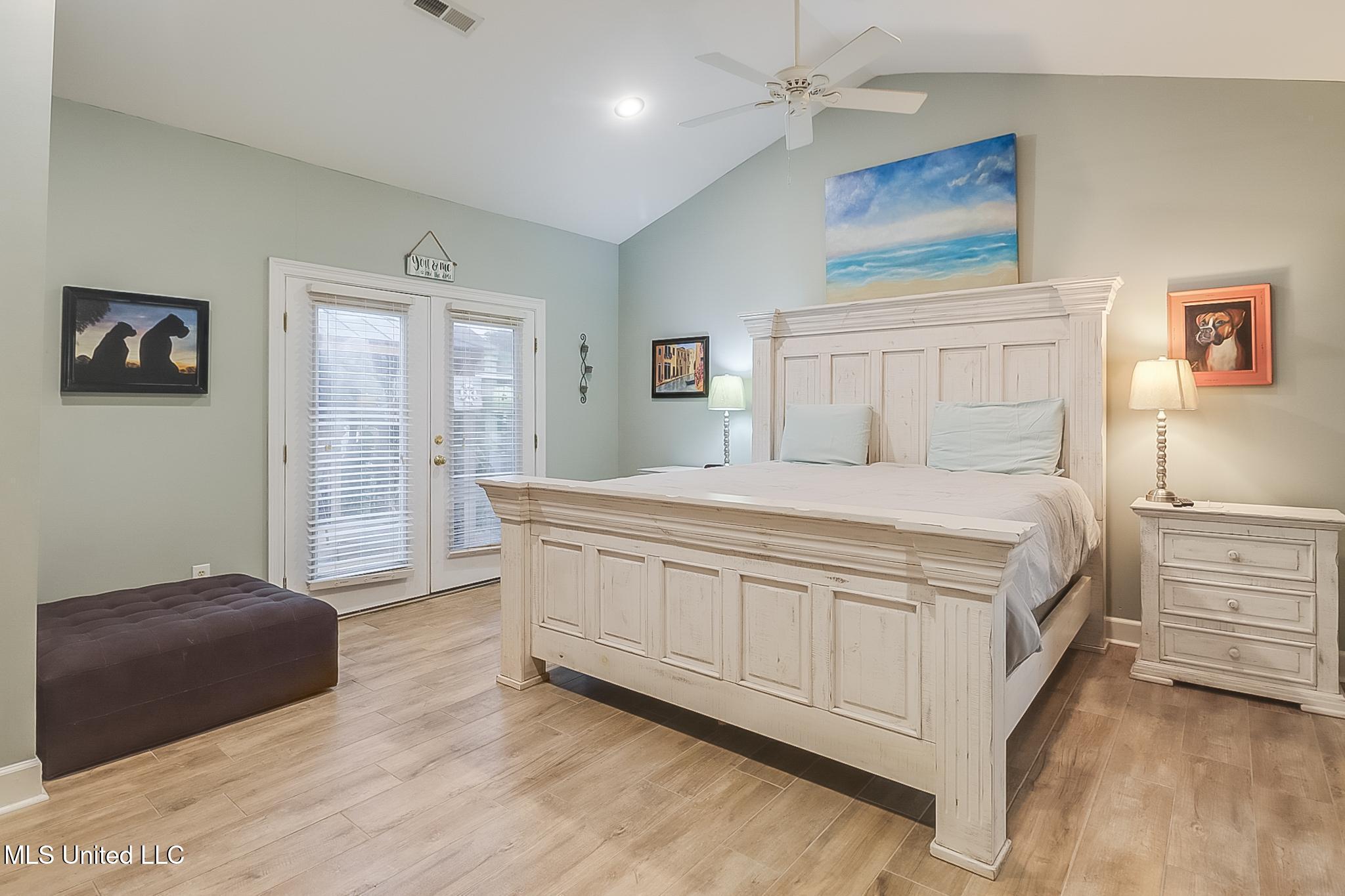 2621 Rue Palafox