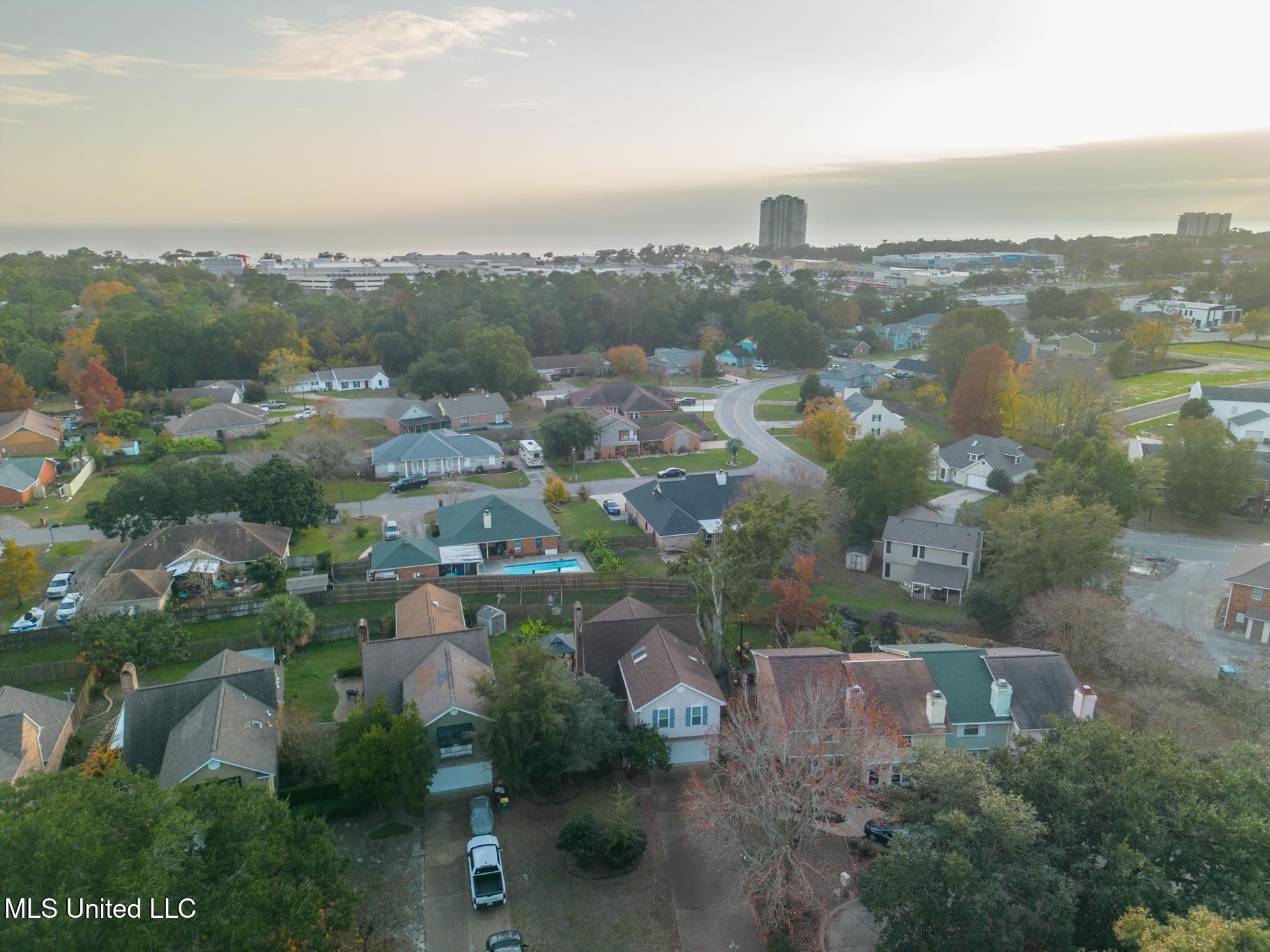 2621 Rue Palafox