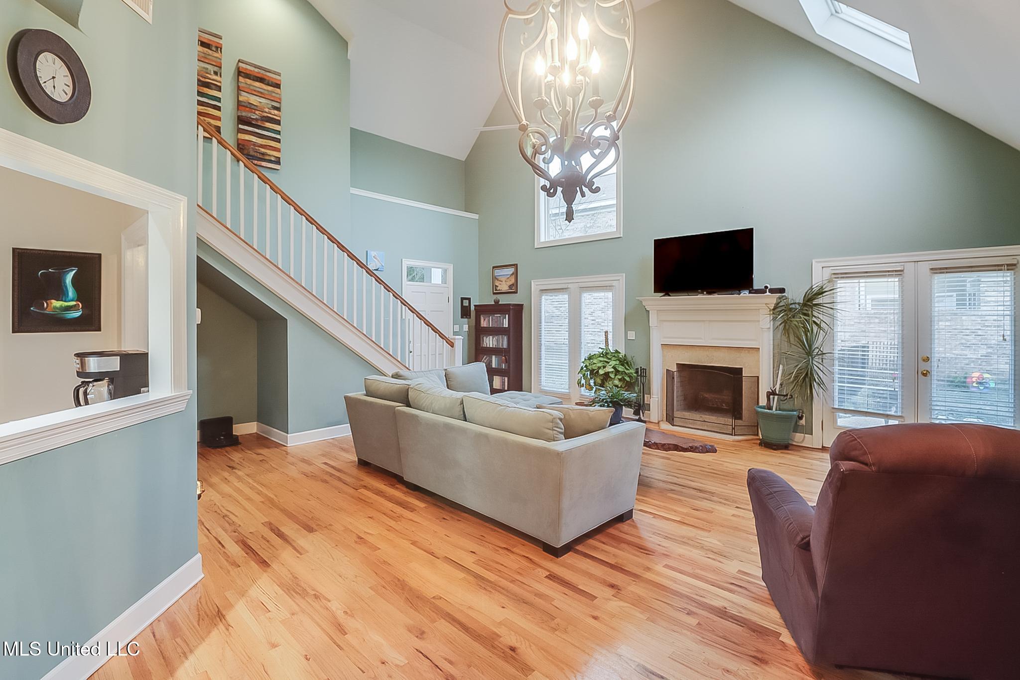 2621 Rue Palafox