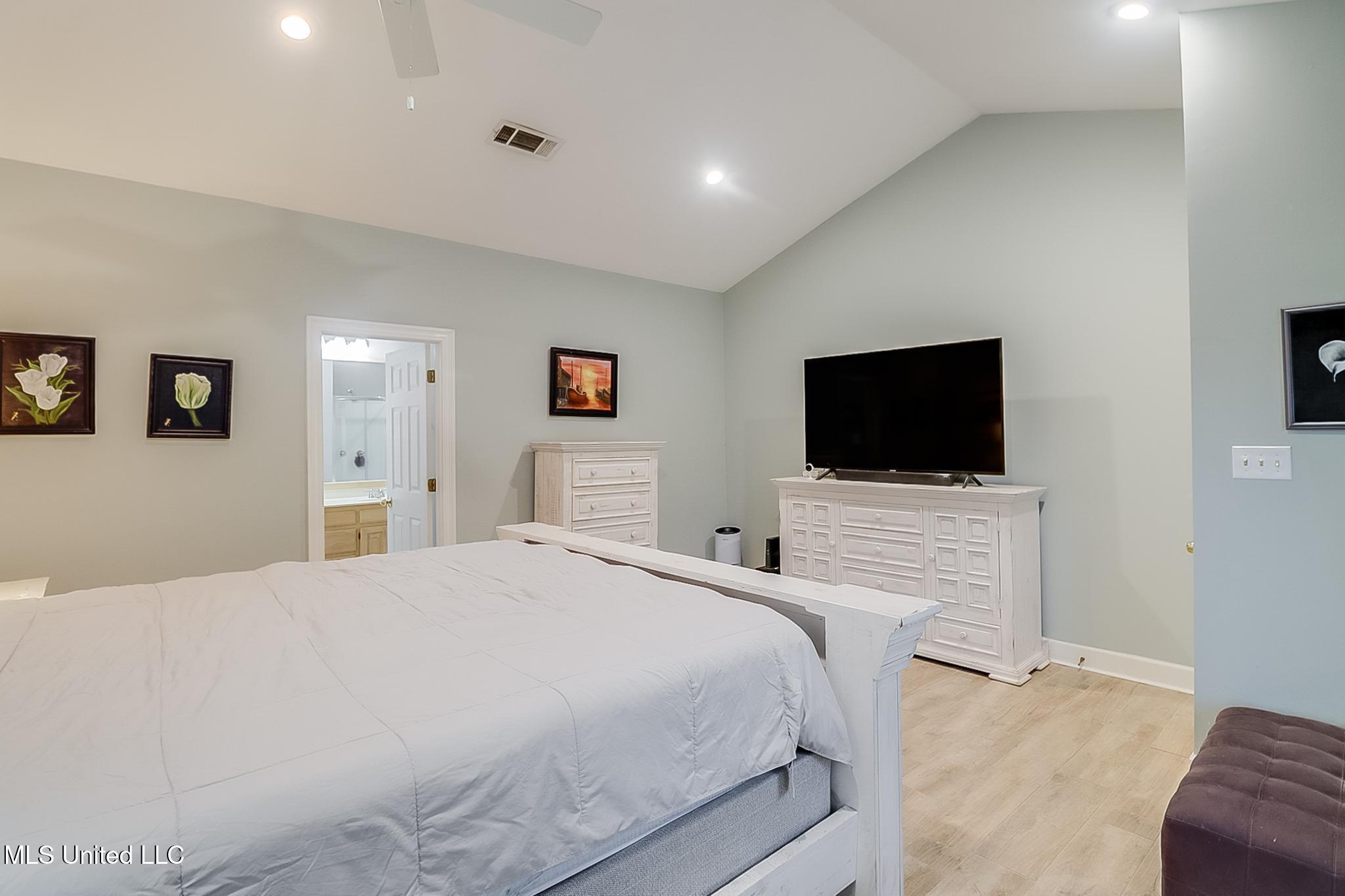 2621 Rue Palafox