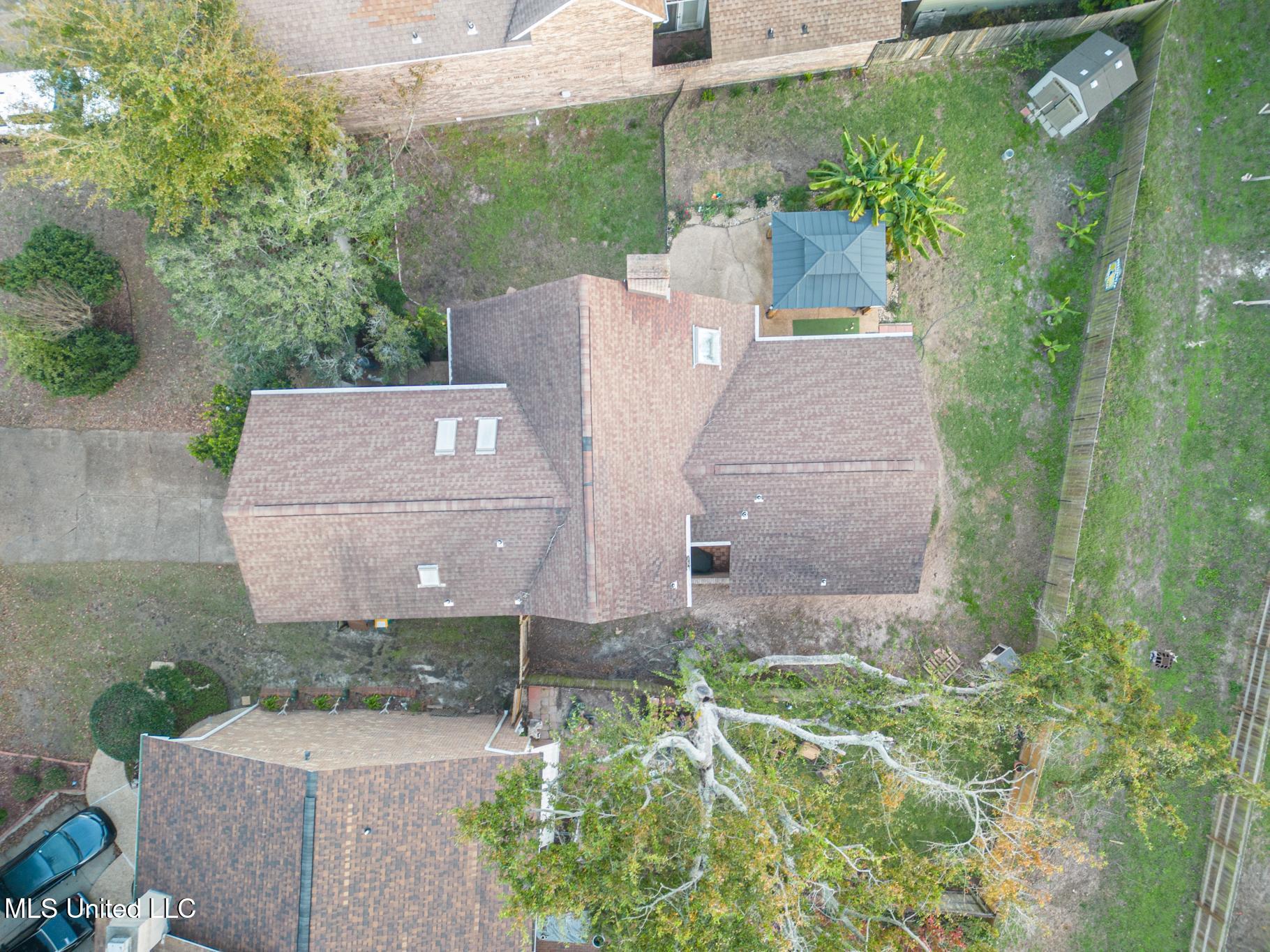 2621 Rue Palafox