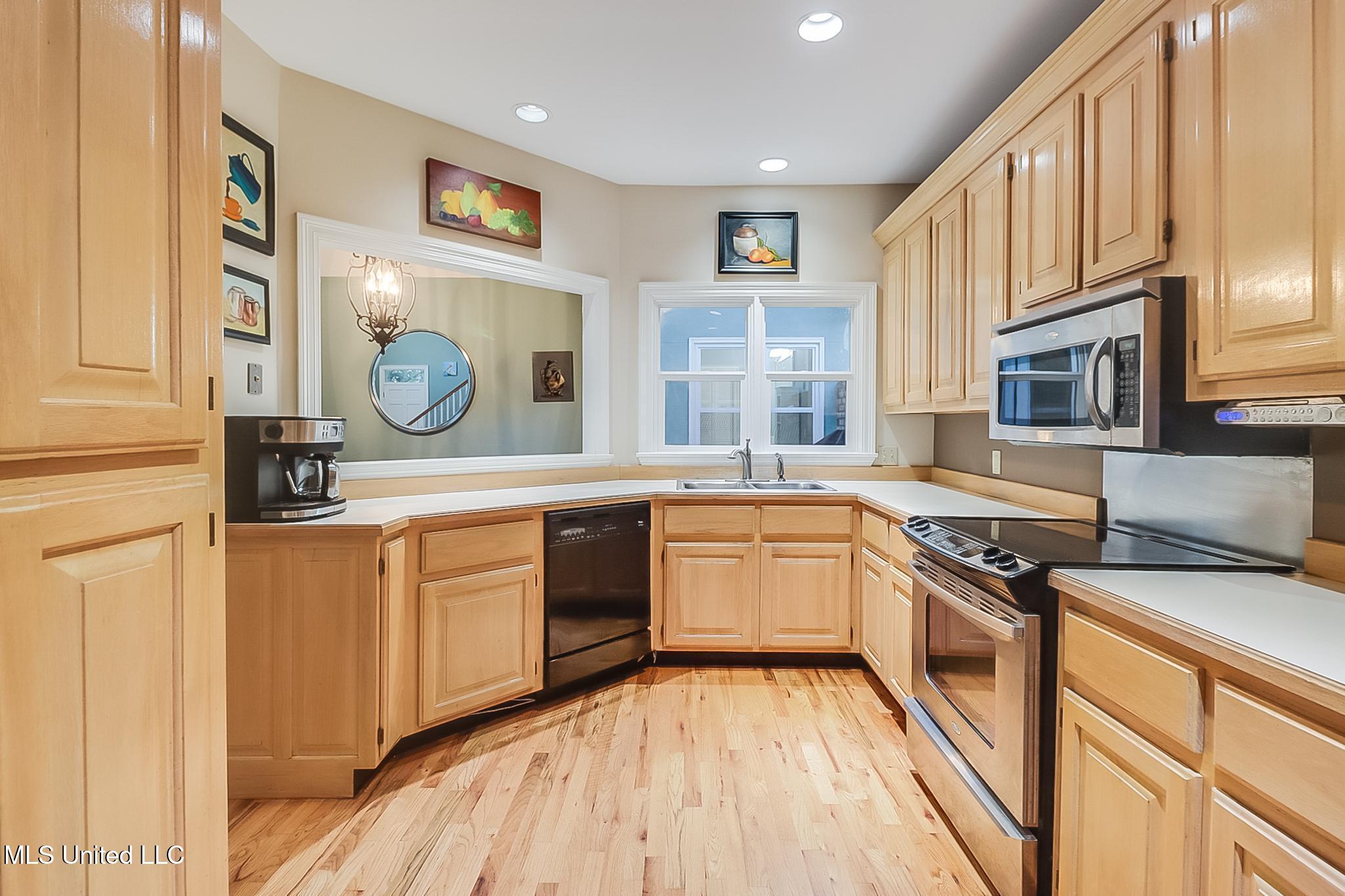 2621 Rue Palafox