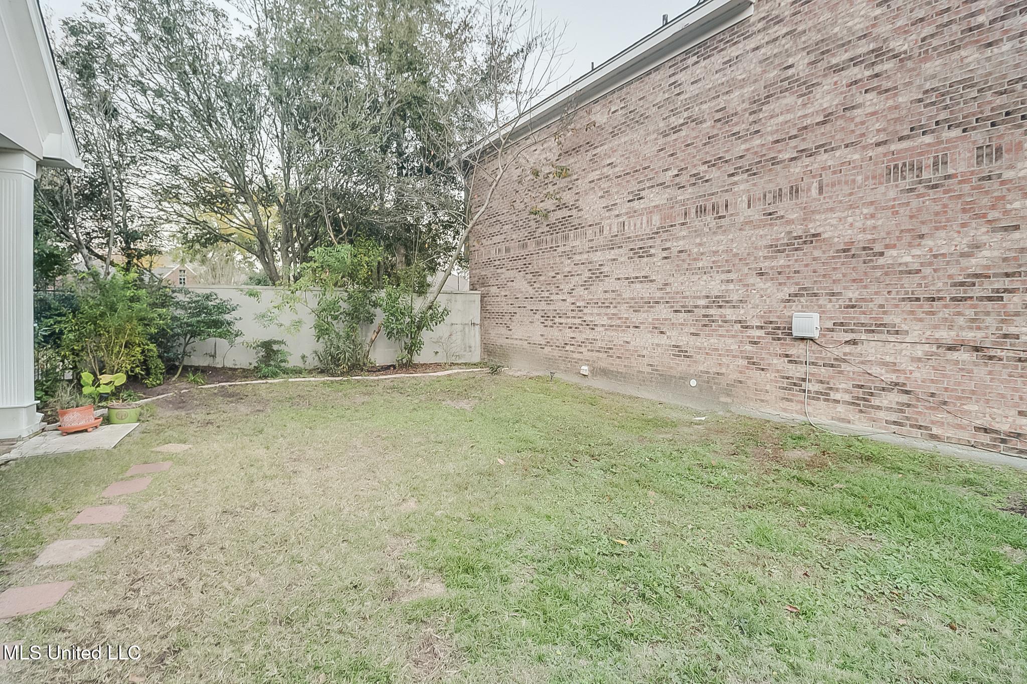 2621 Rue Palafox