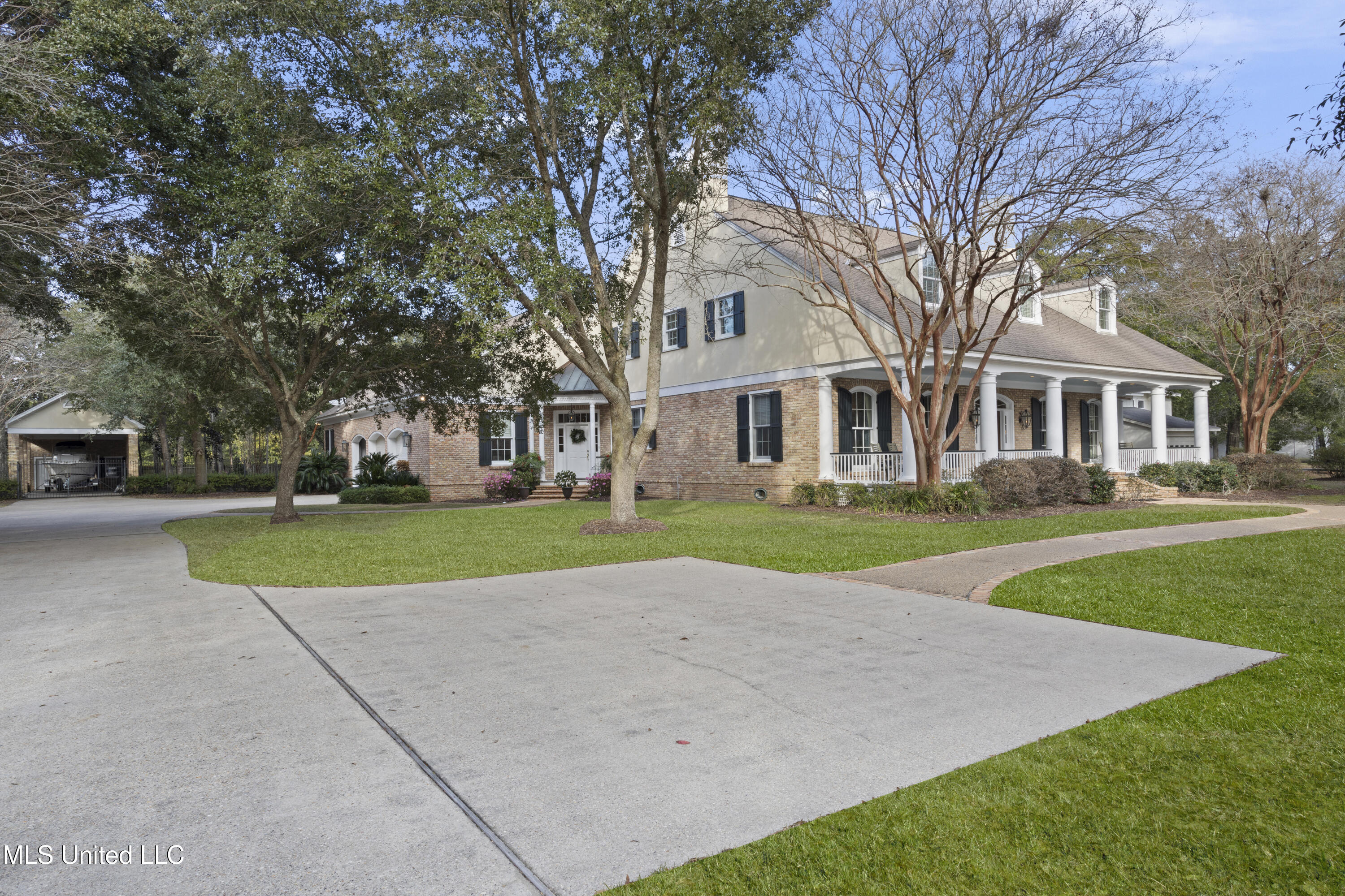 1315 E 2nd Street