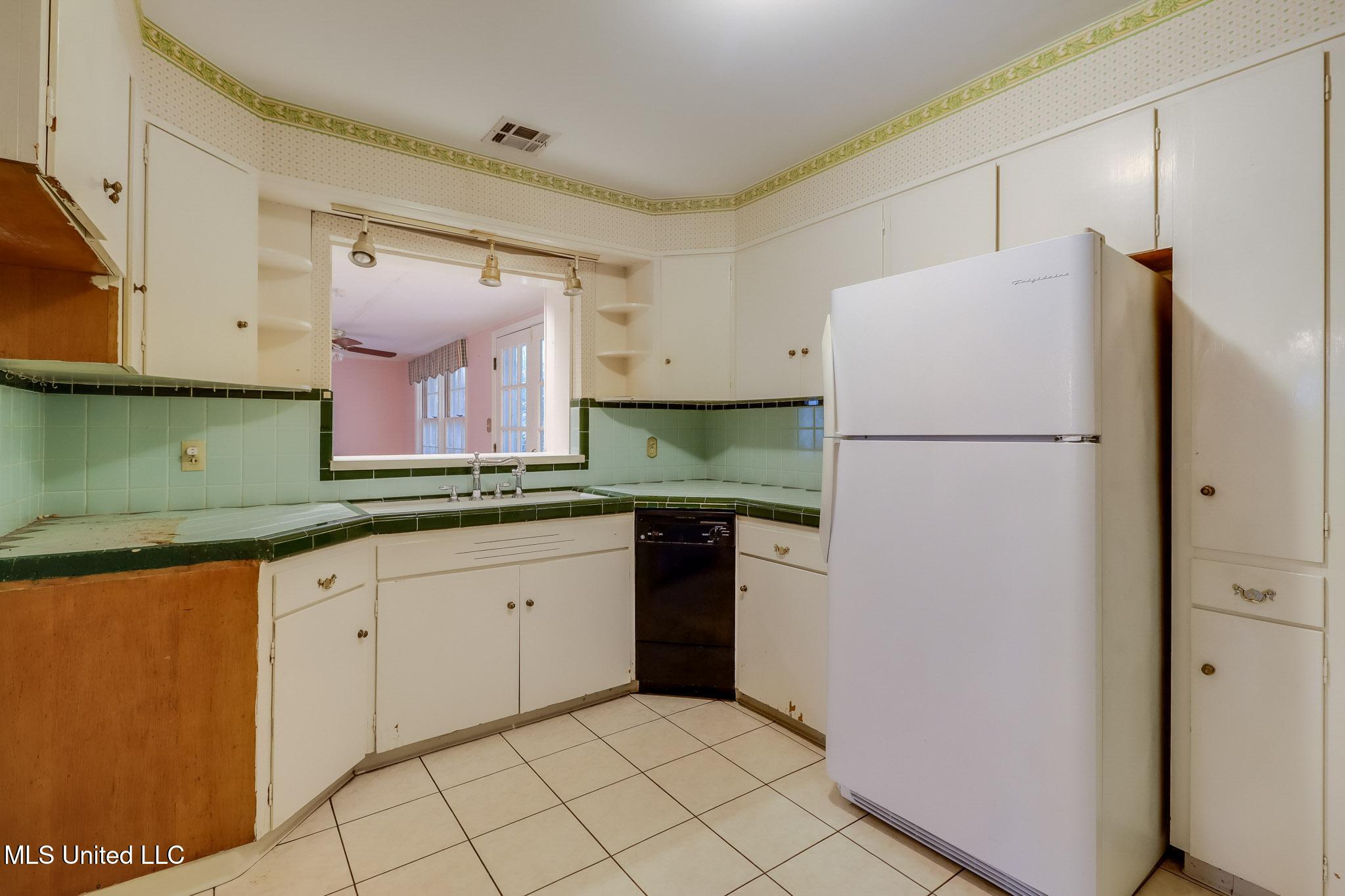 435 Forrest Avenue